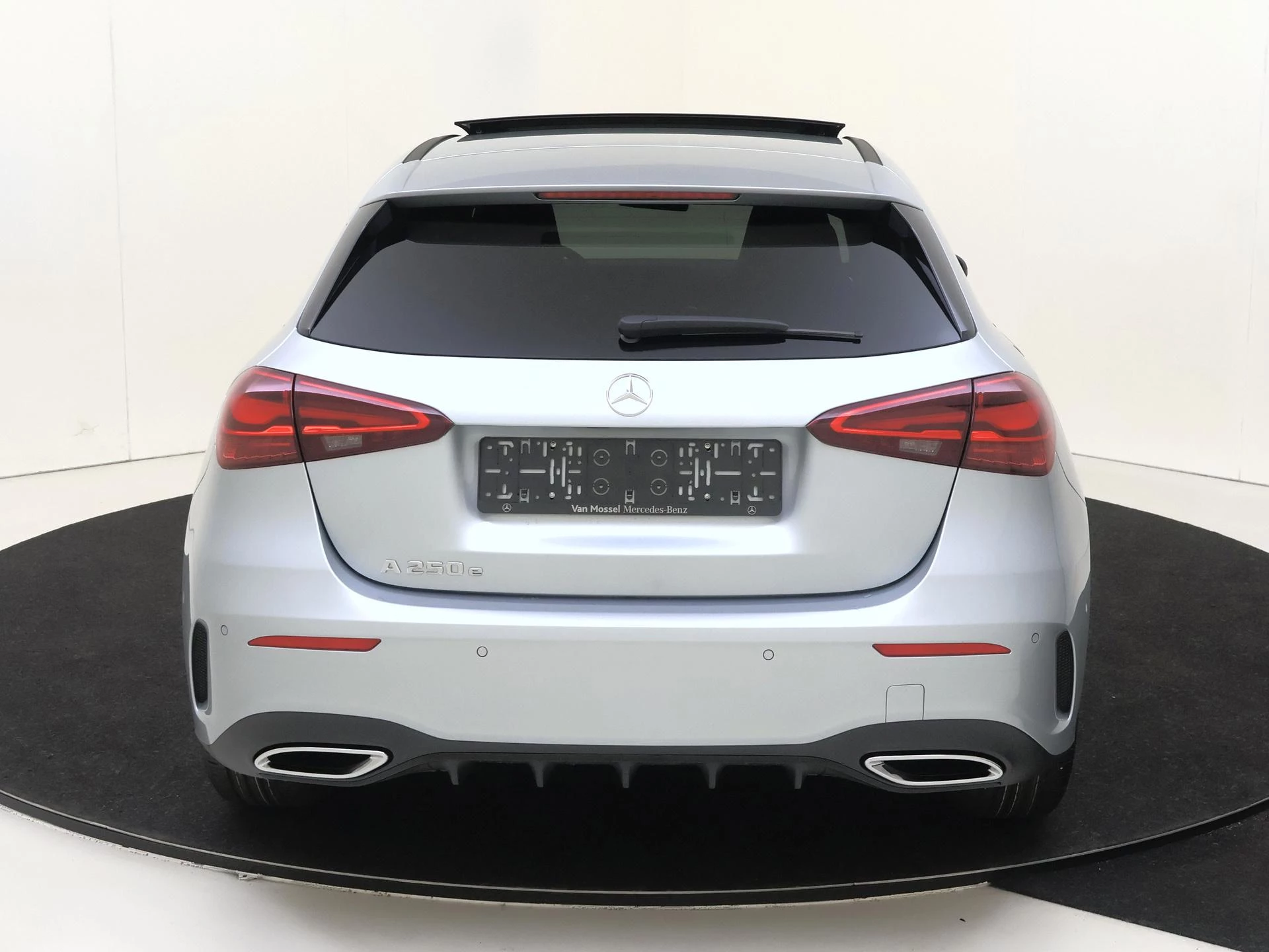 Mercedes-Benz-A-Klasse-image-6