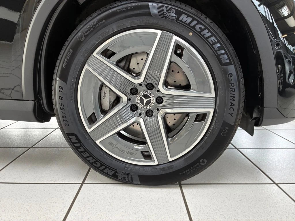 Mercedes-Benz-GLC 300 d-image-18