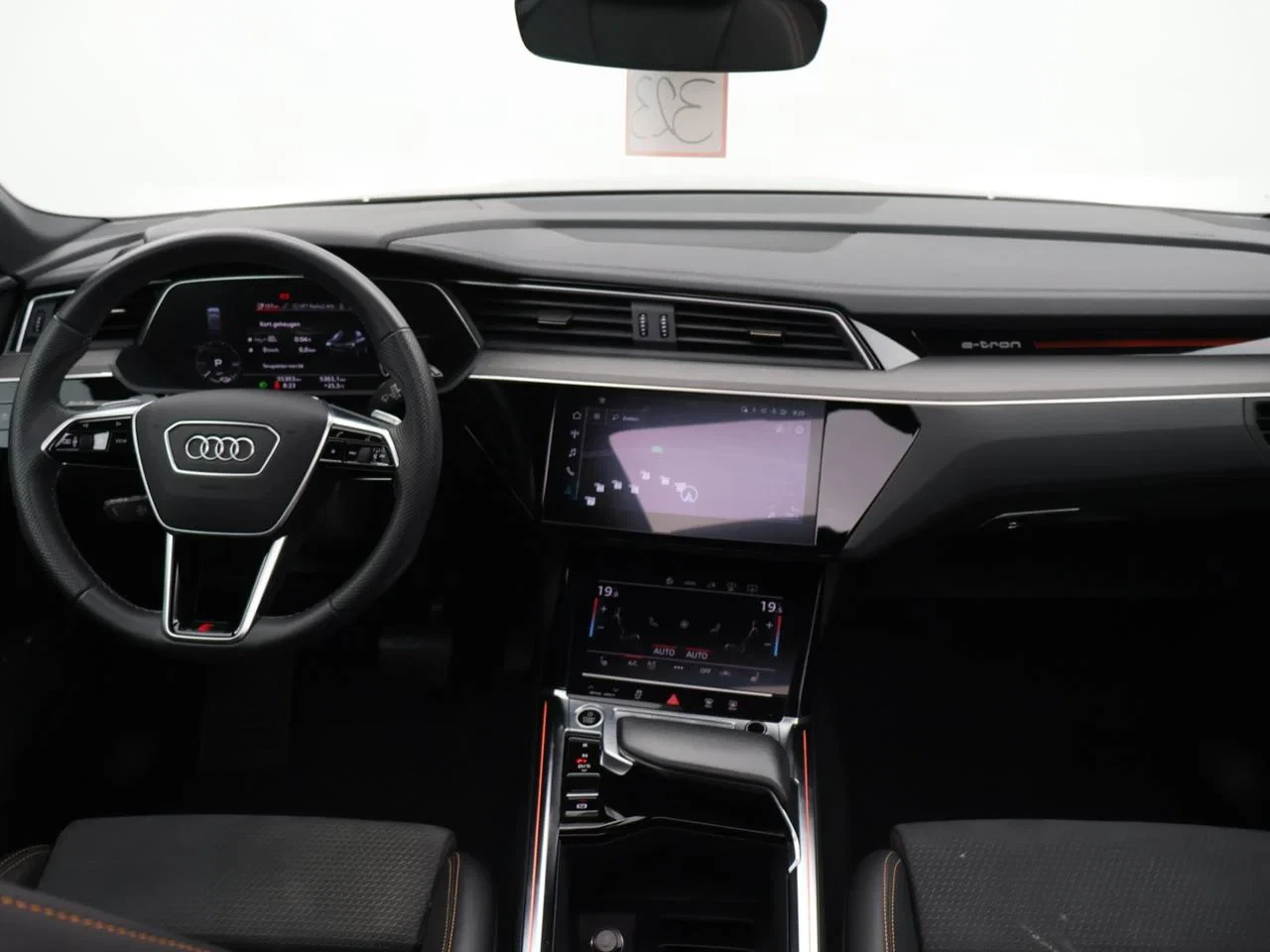 Audi e-tron Audi e-tron Competition 55 QUATTRO 408PK *AUTOMAAT*PANODAK*3X-S LINE*LEDER*ALCANTARA*B&O*360° CAMERA*...*