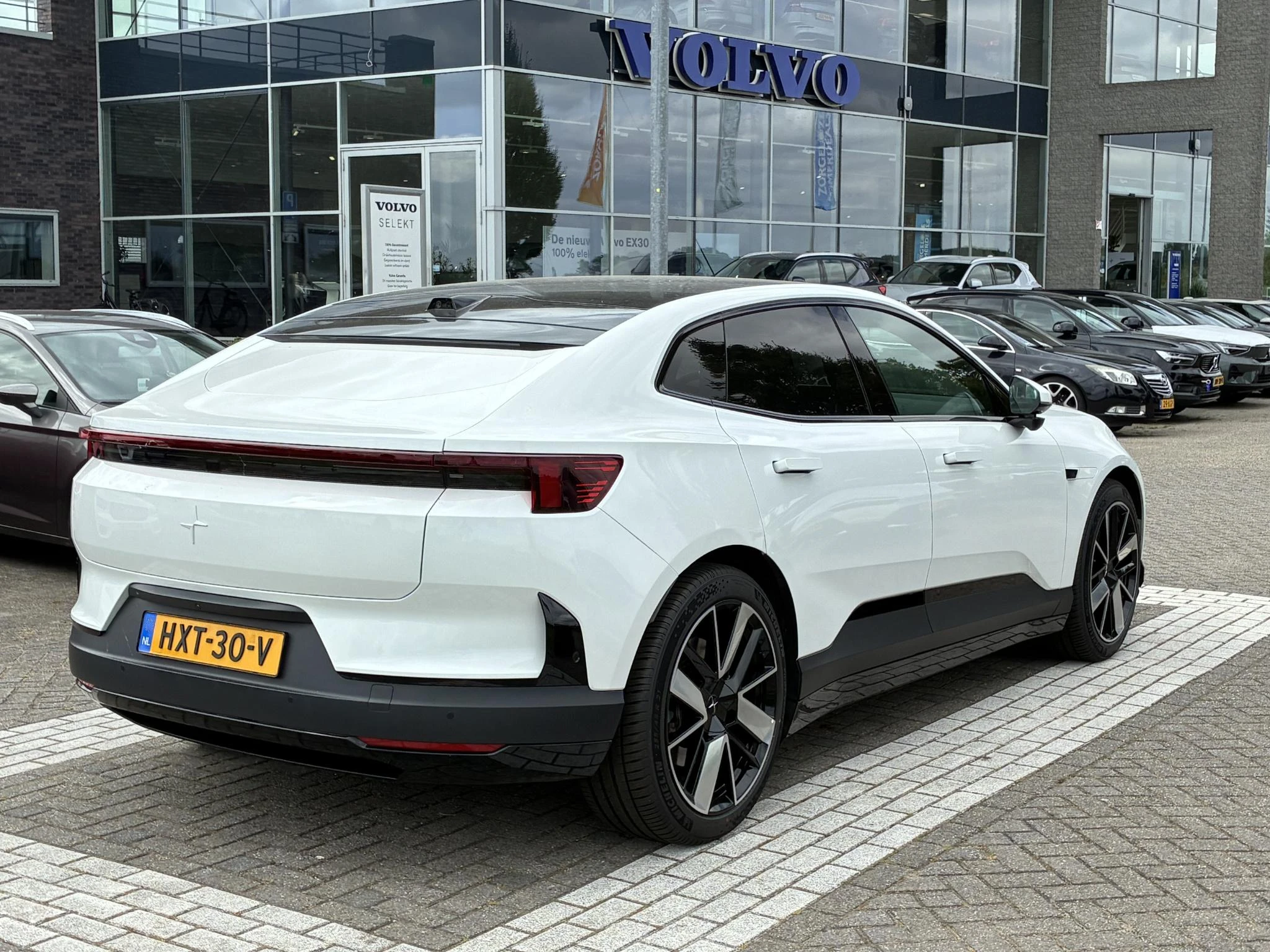 Polestar 4 Long Range Single motor Plus 100 kWh