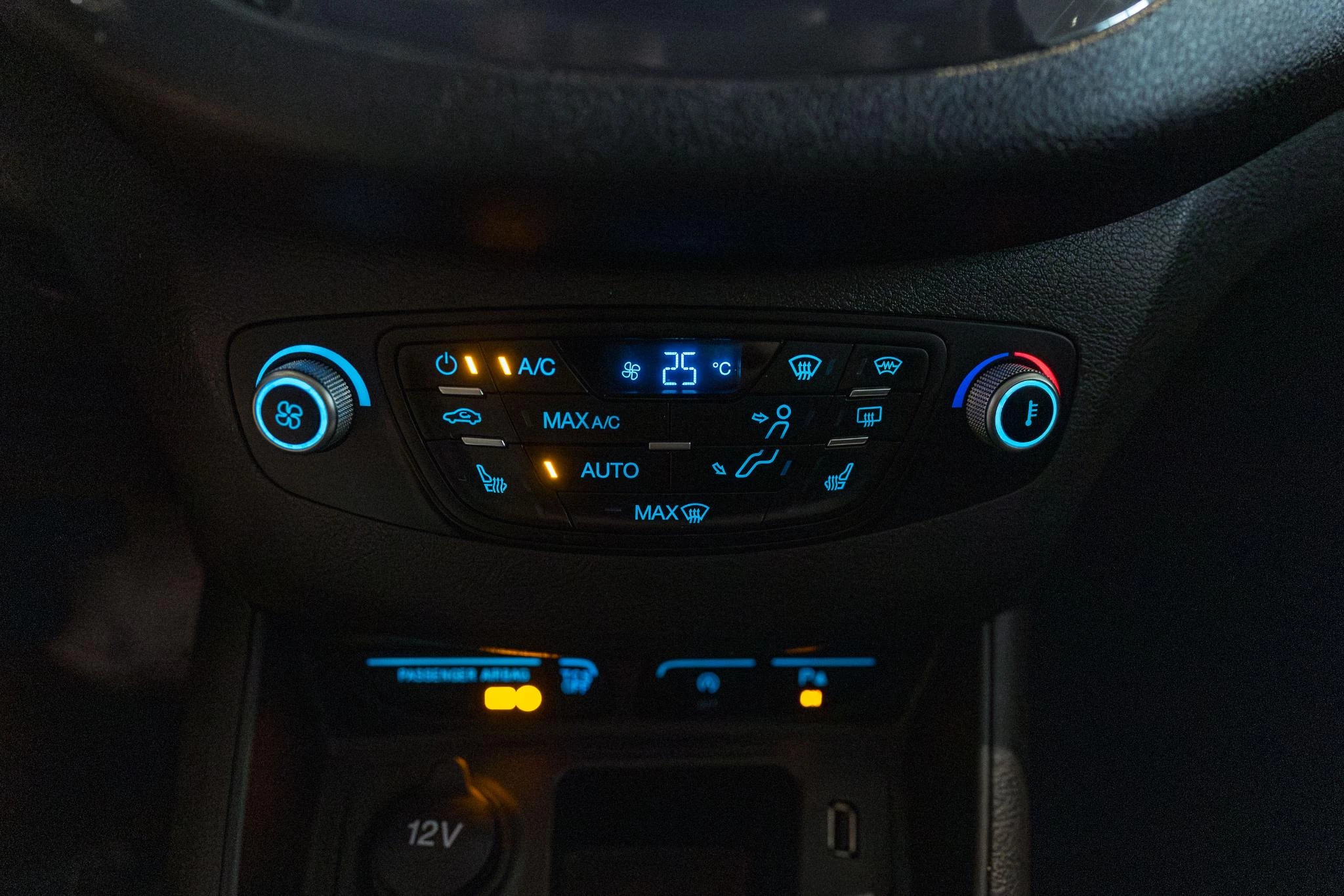 Ford Tourneo 1.5 TDCi 75kW Ambiente