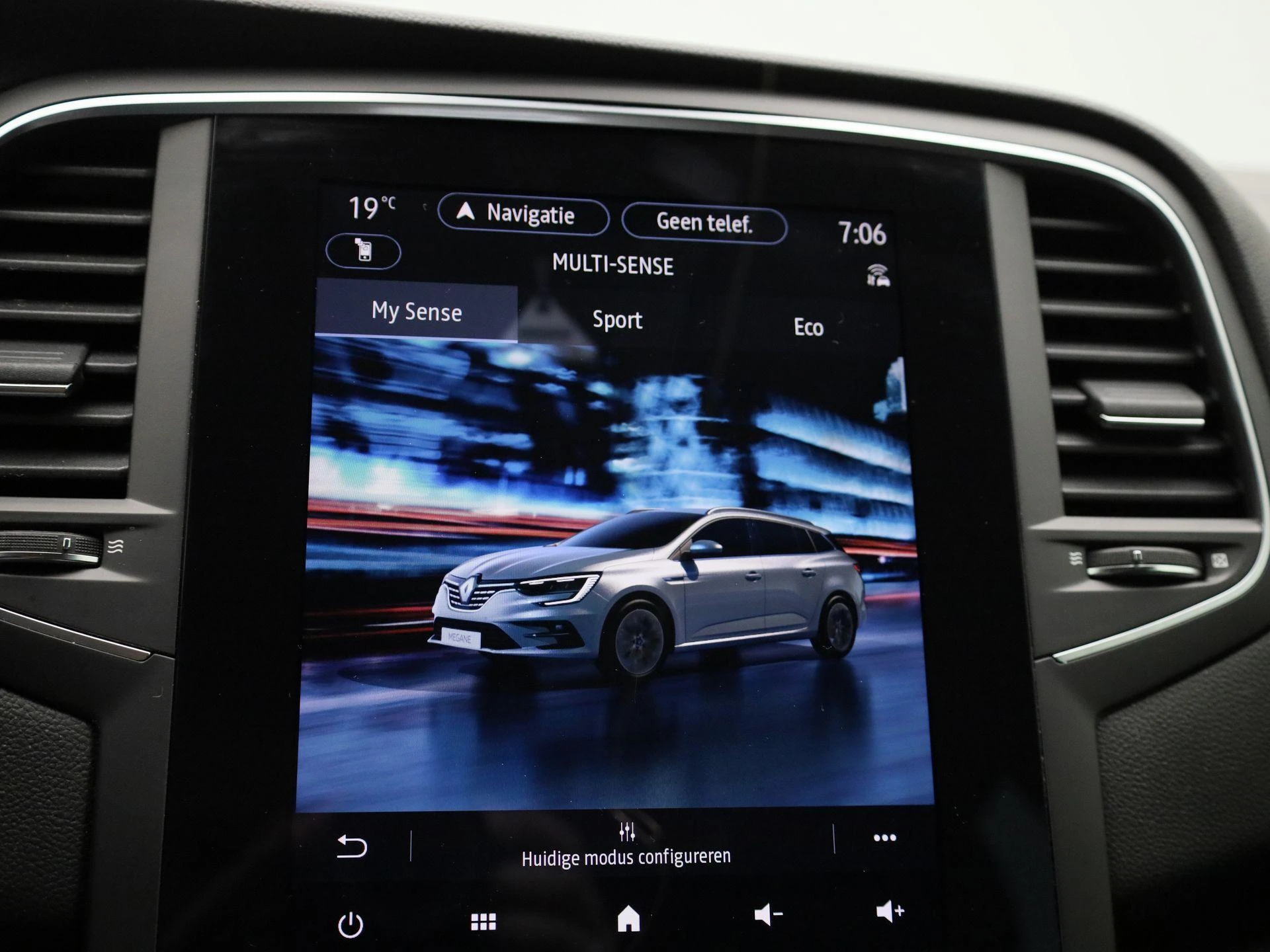 Renault-Mégane Estate-image-25