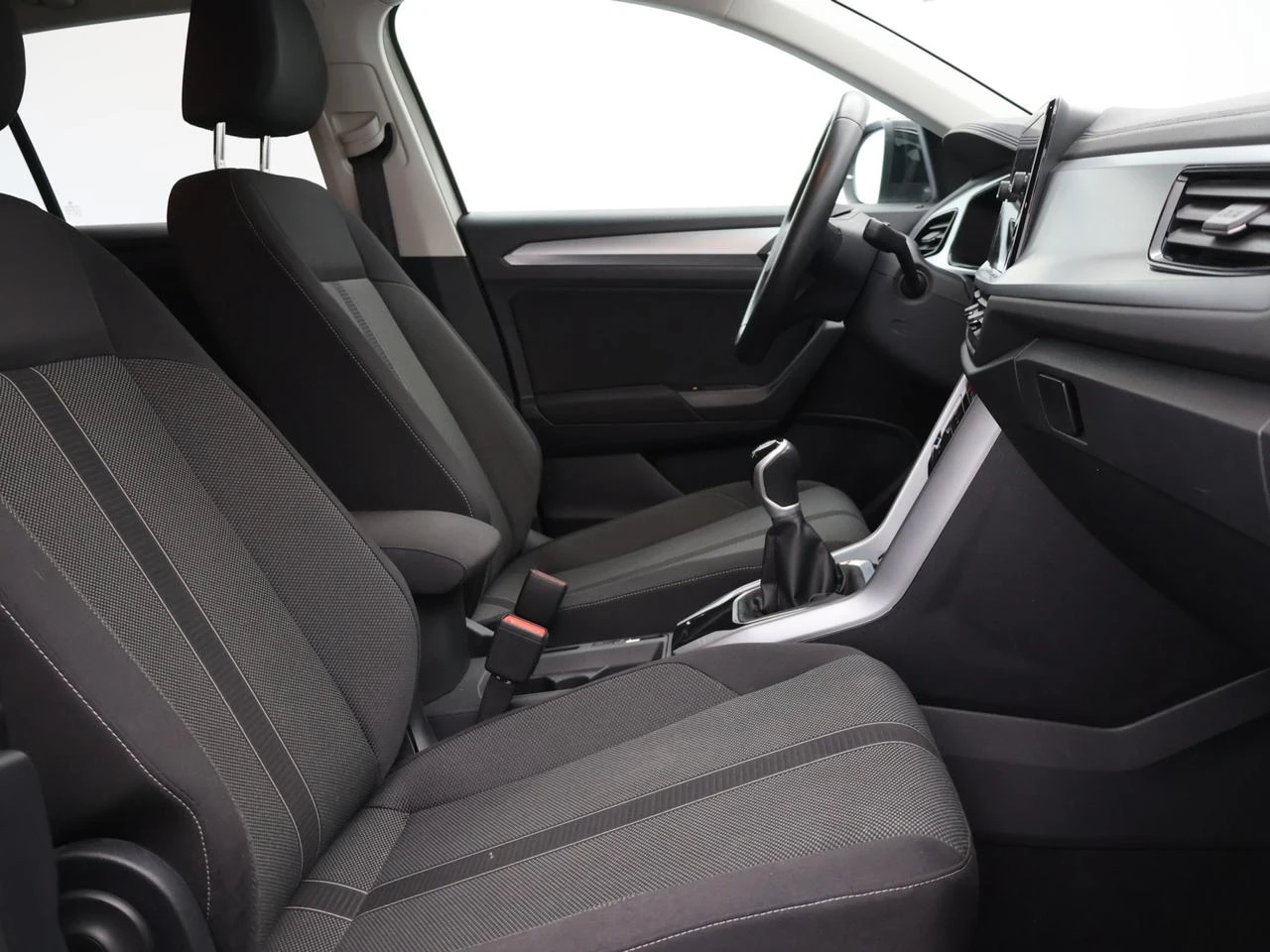 Volkswagen-T-Roc-image-9