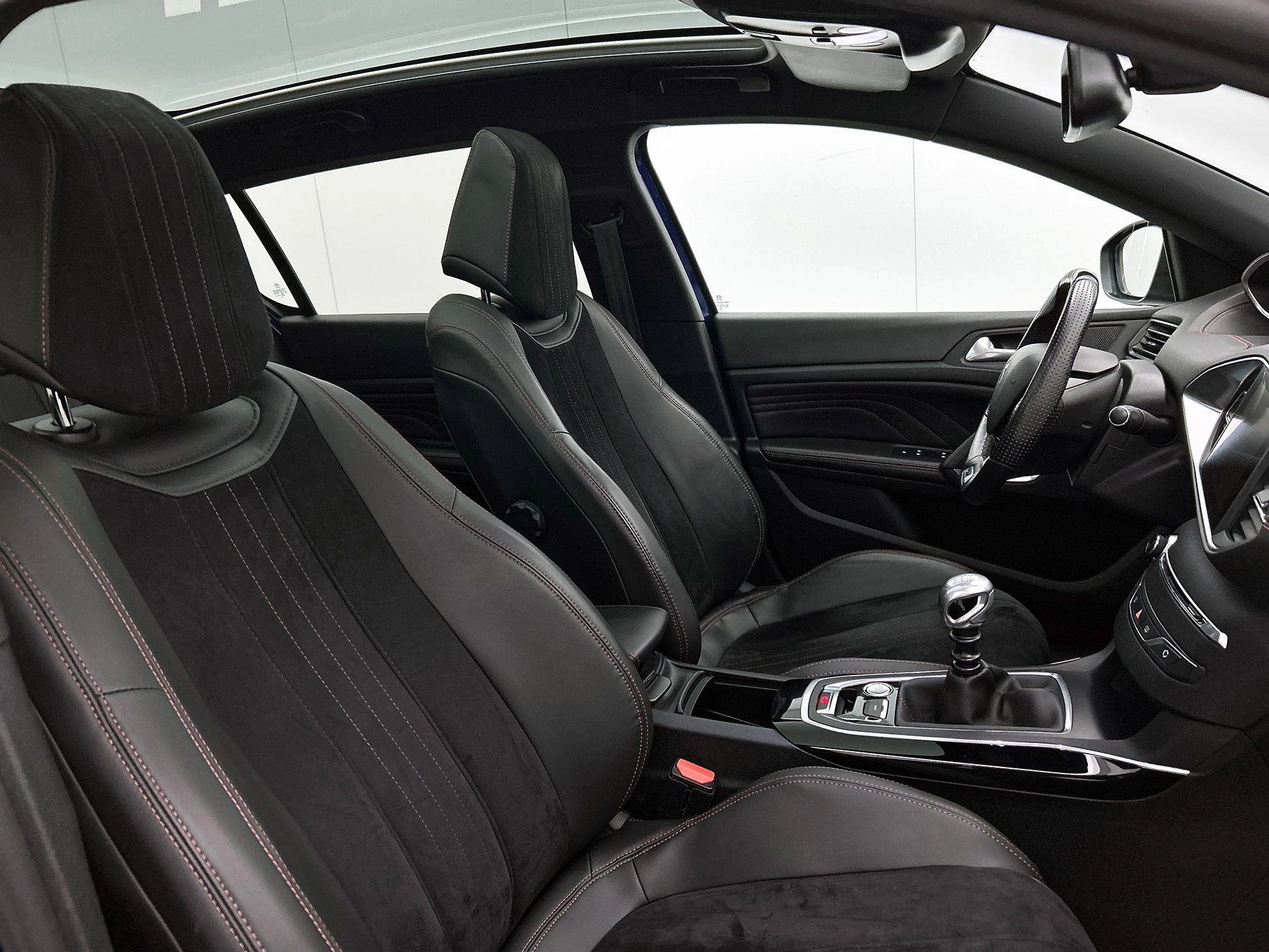 Peugeot-308-image-35