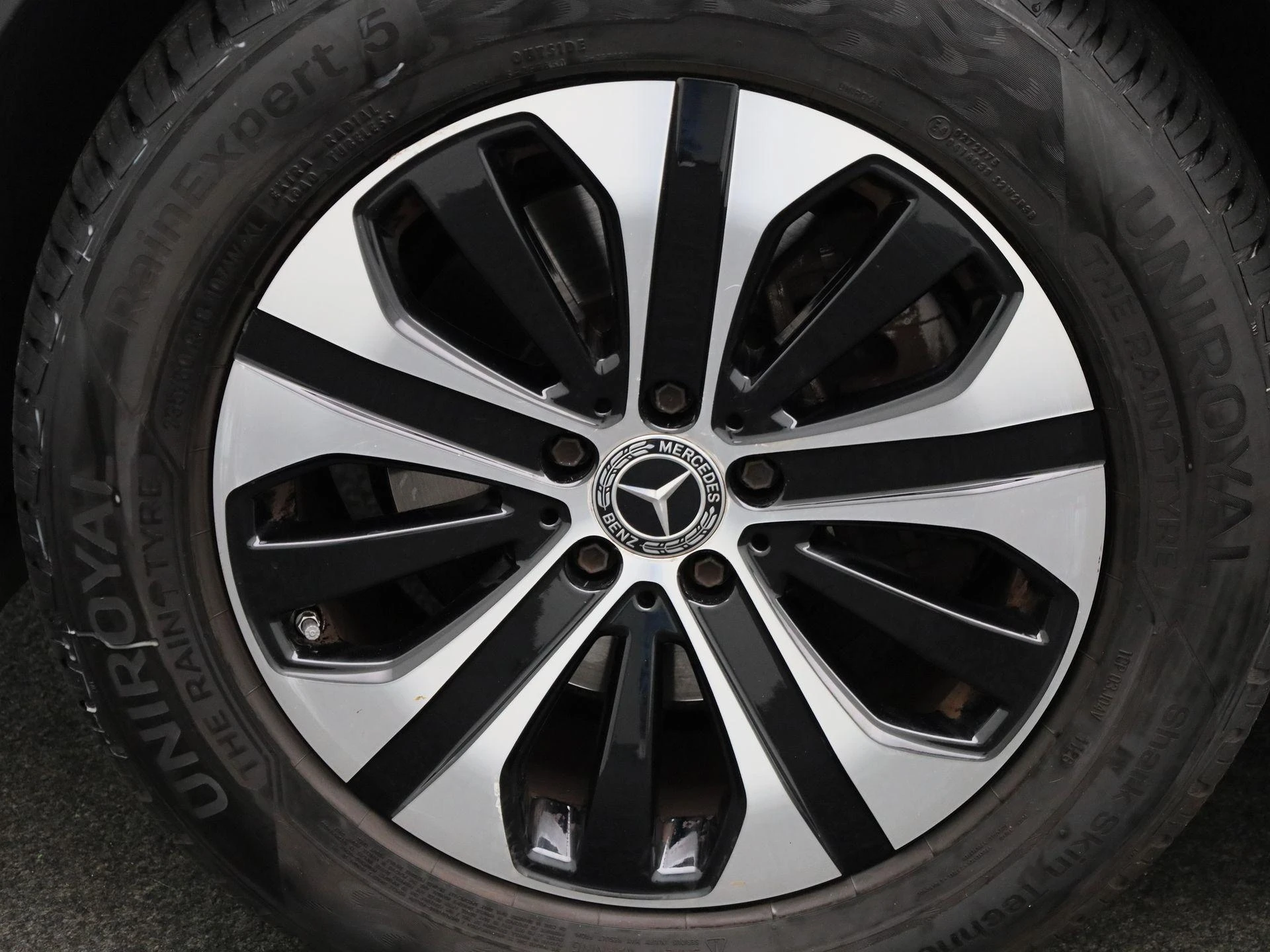 Mercedes-Benz-GLC-image-13