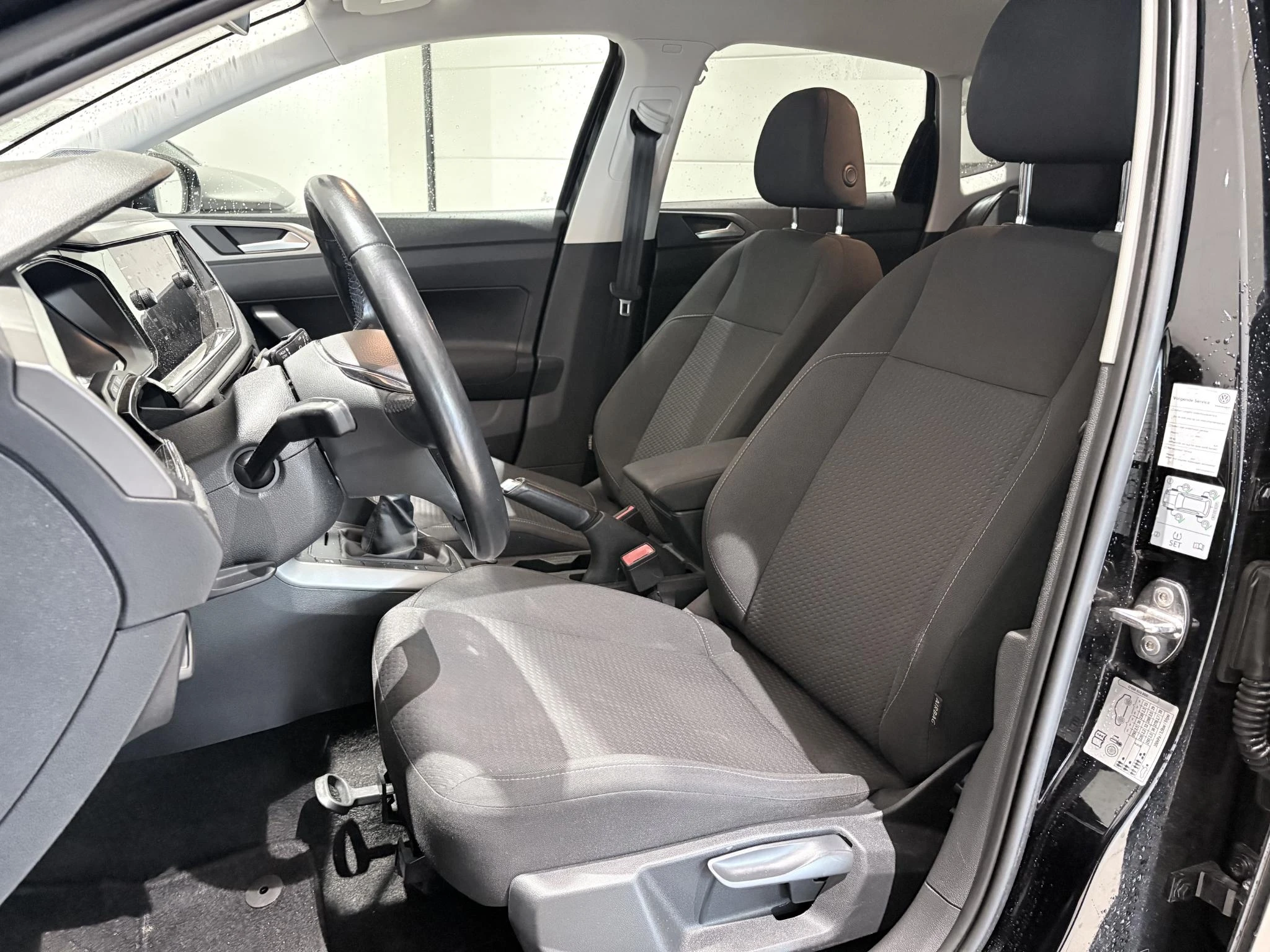 Volkswagen-Polo-image-7