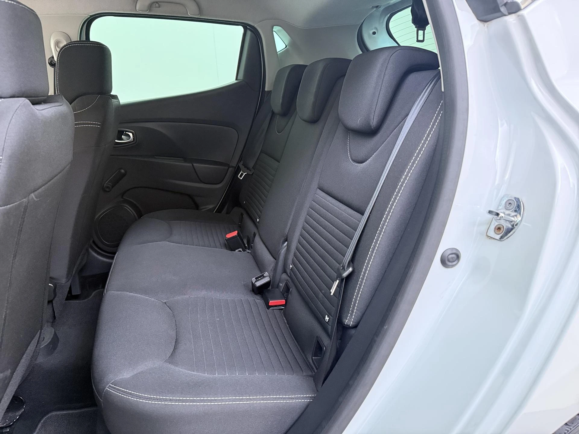 Renault-Clio-image-15