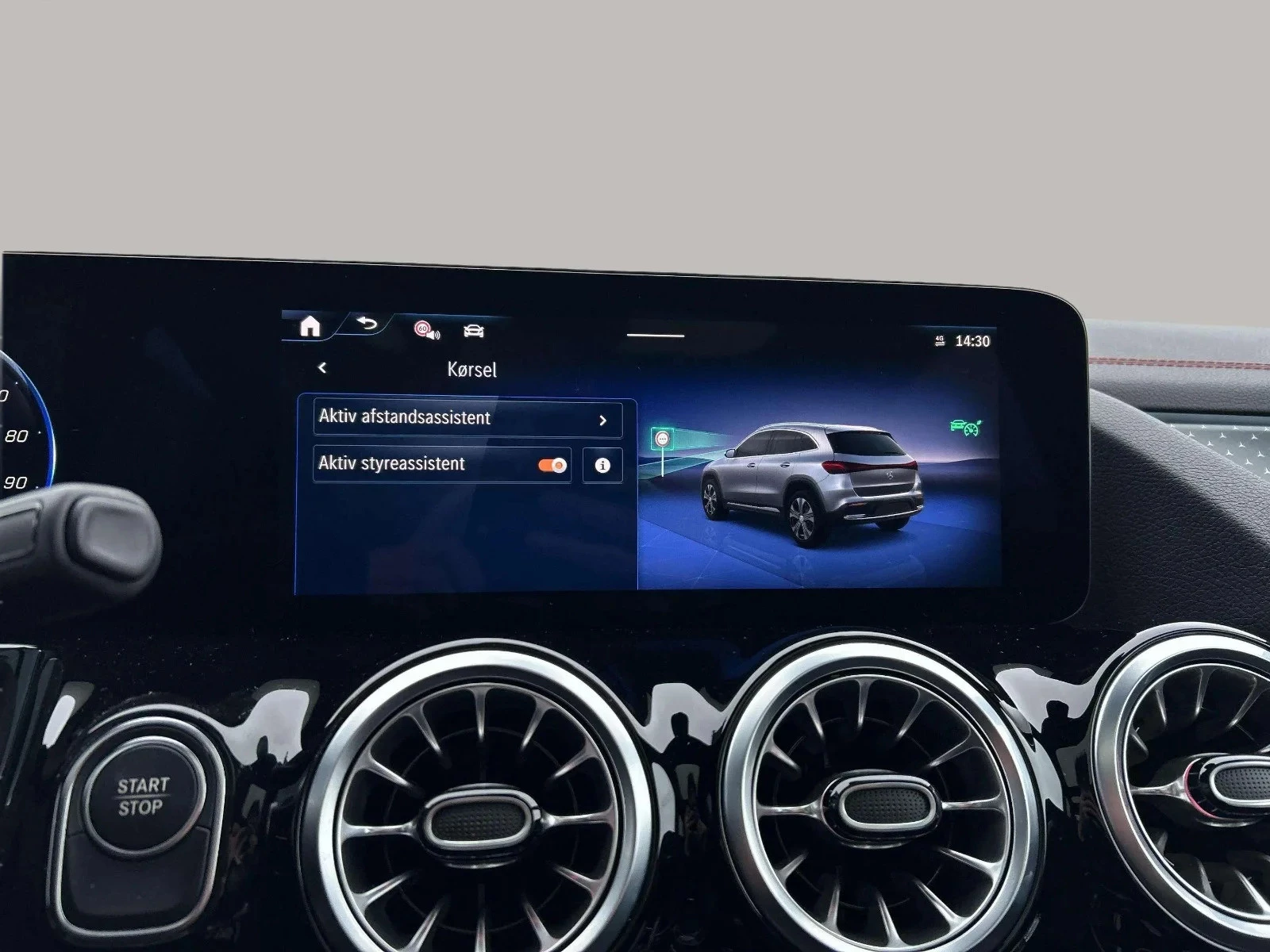 Mercedes-Benz-EQA-image-17