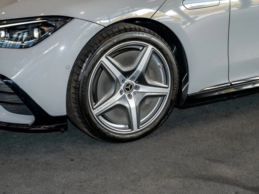Mercedes-Benz-EQE 500-image-6
