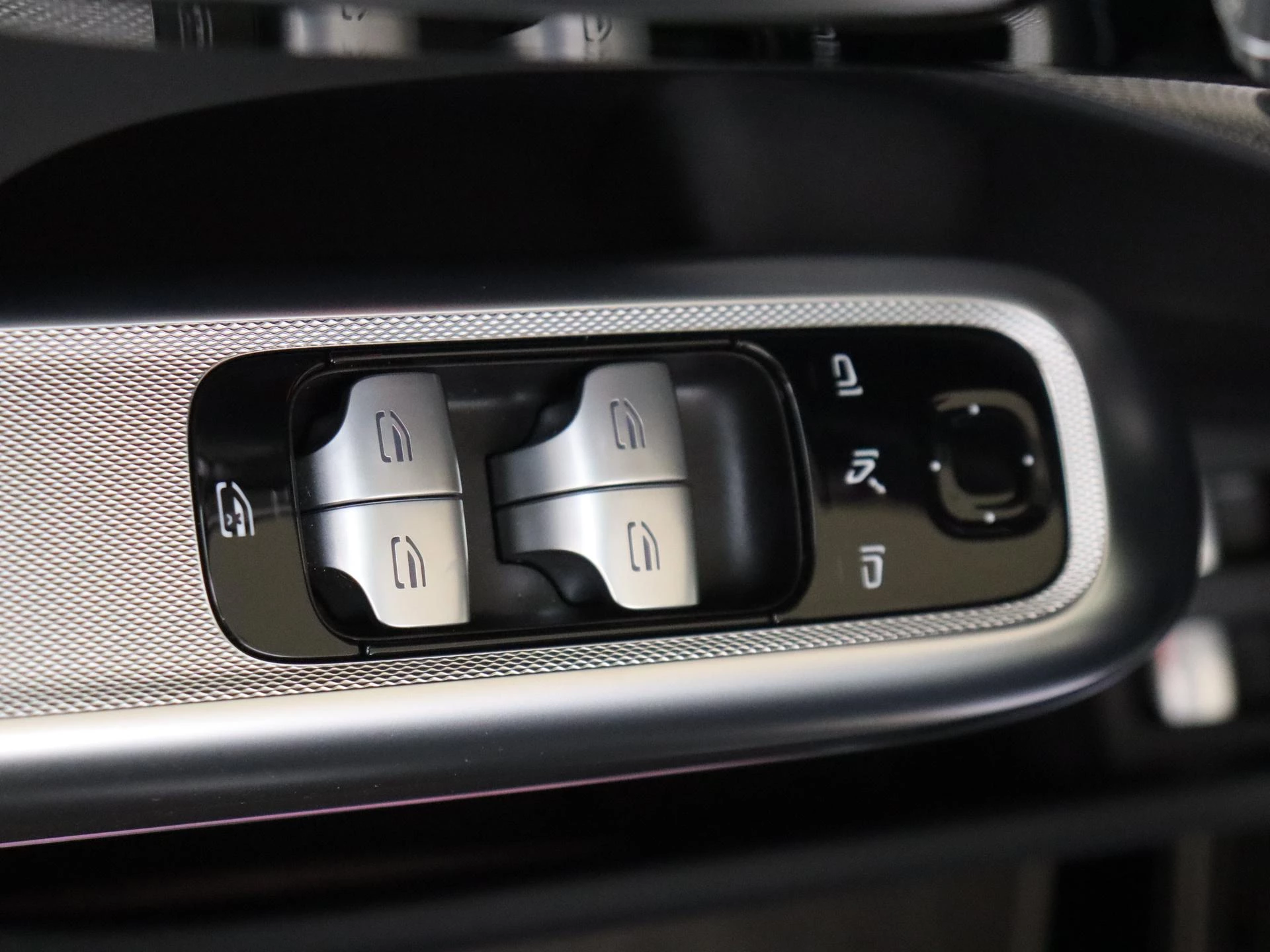 Mercedes-Benz-E-Klasse-image-38