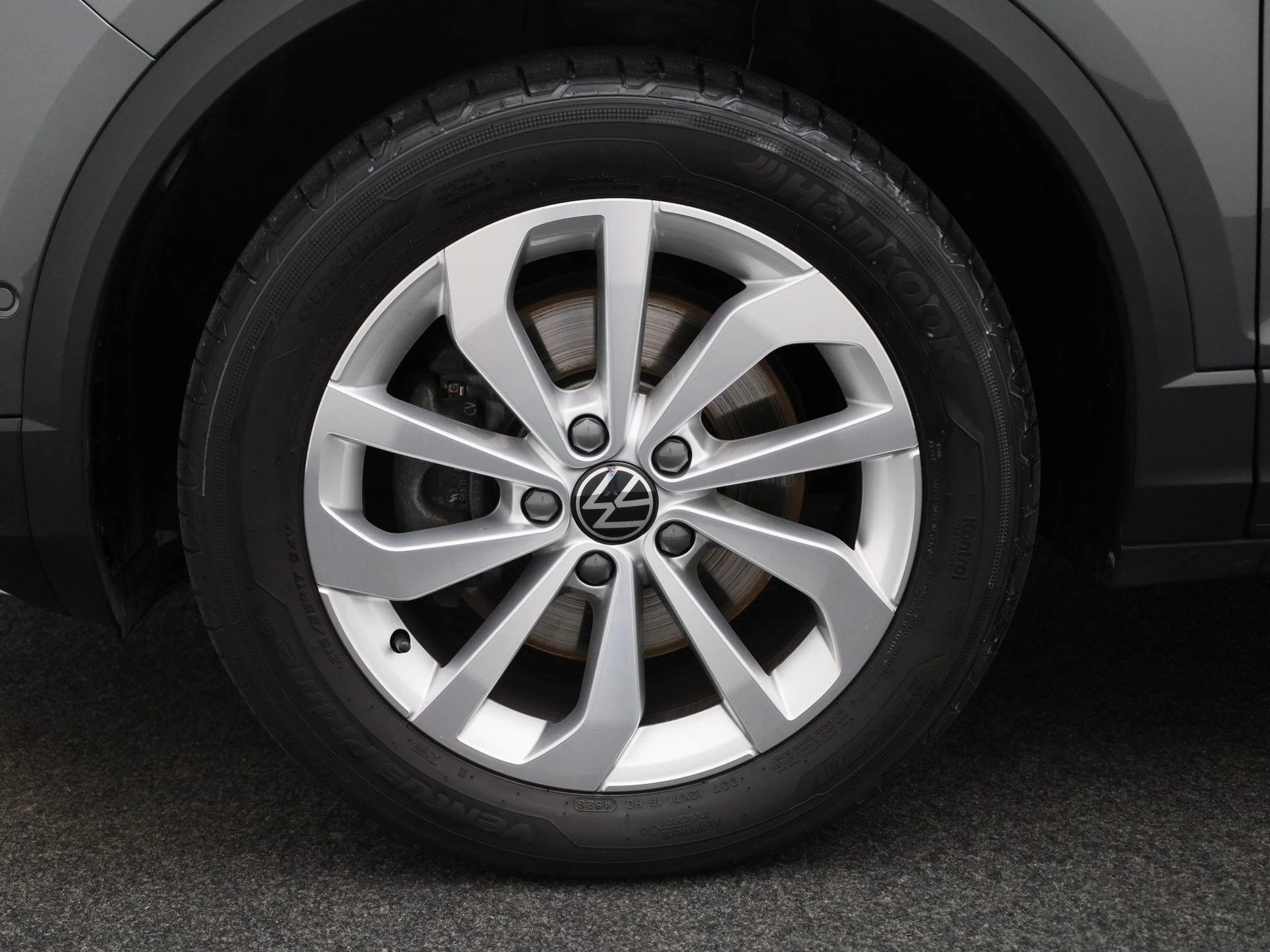 Volkswagen-T-Roc-image-14