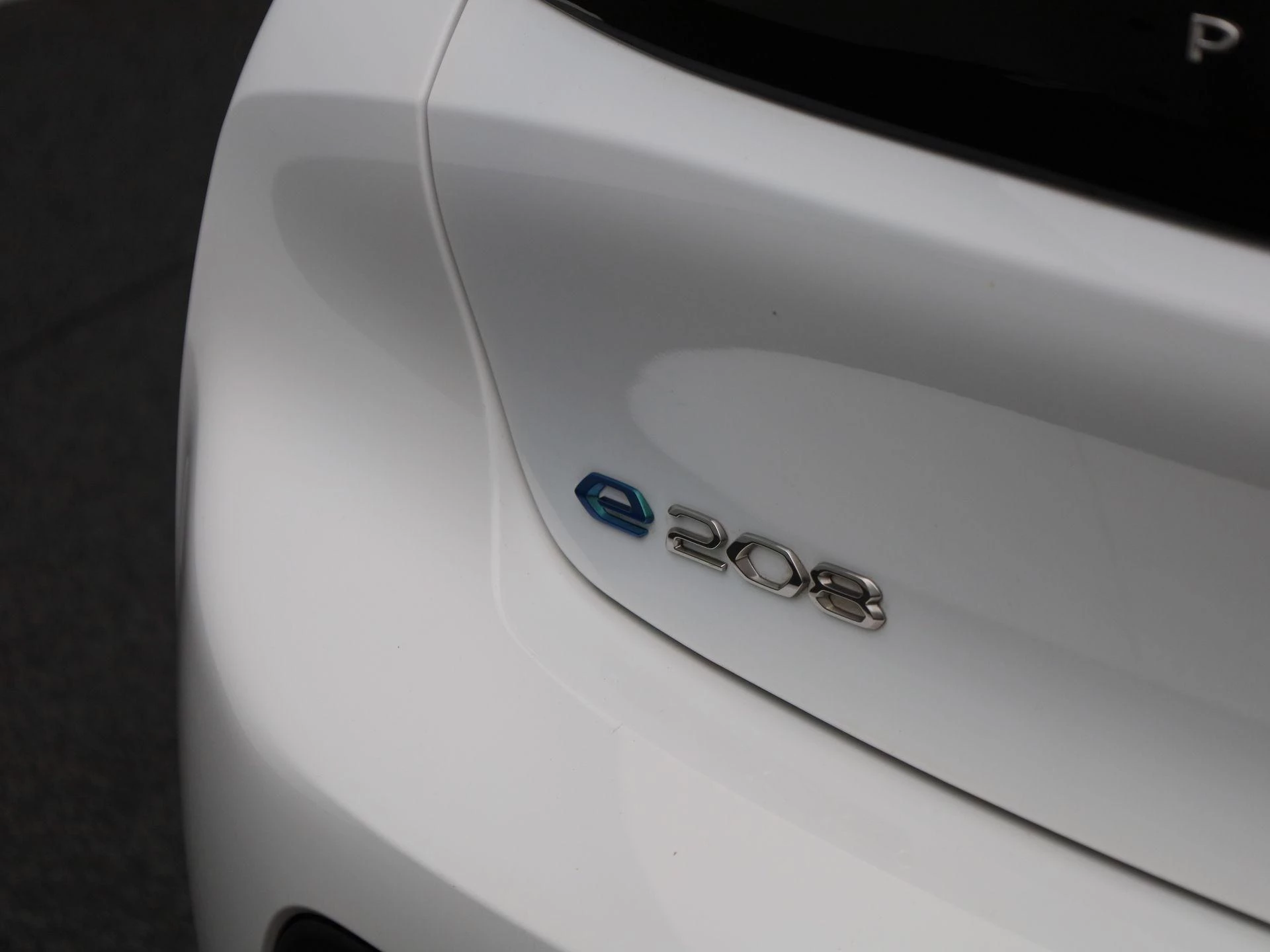 Peugeot-e-208-image-39