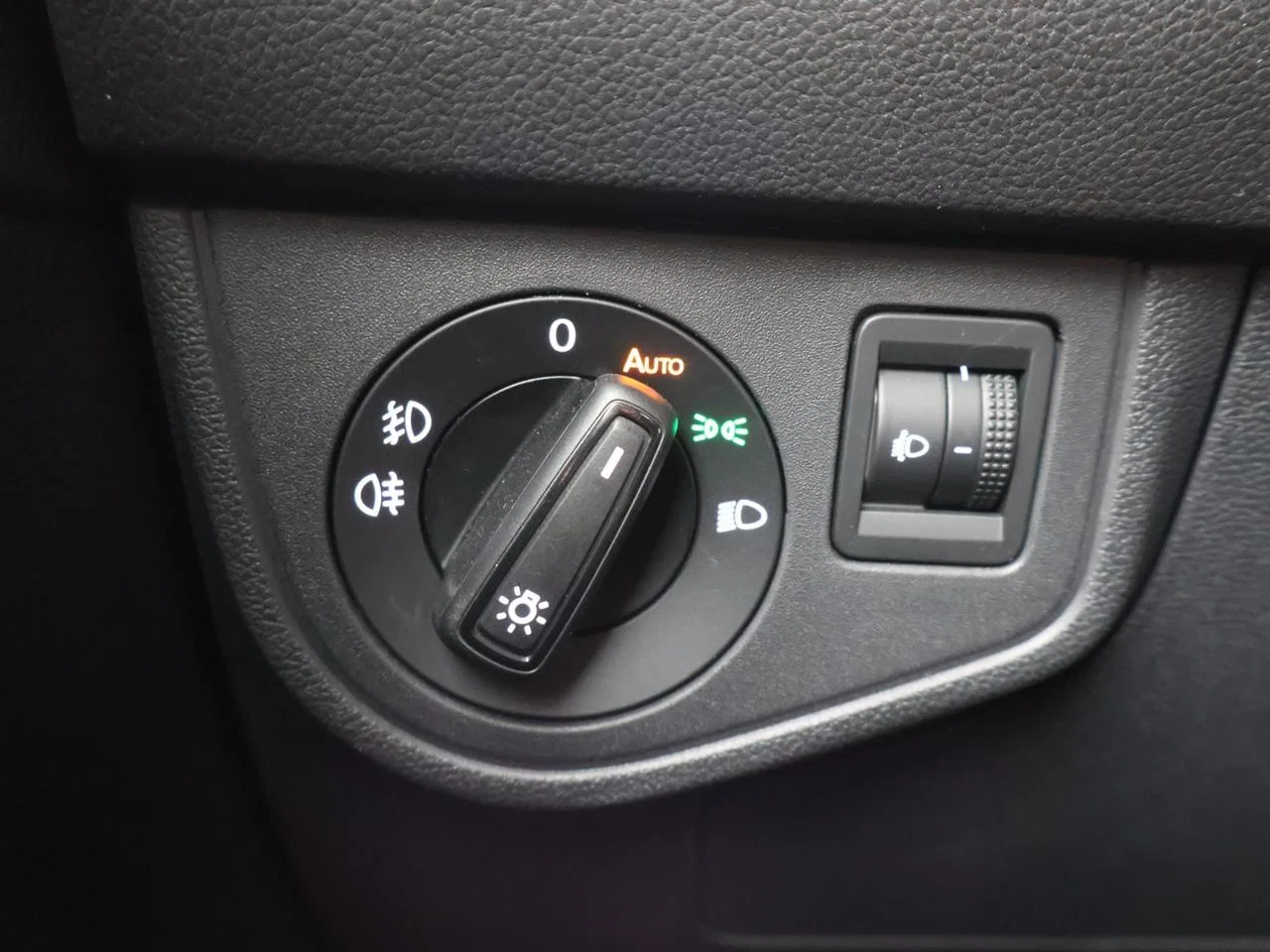 Volkswagen-Polo-image-20
