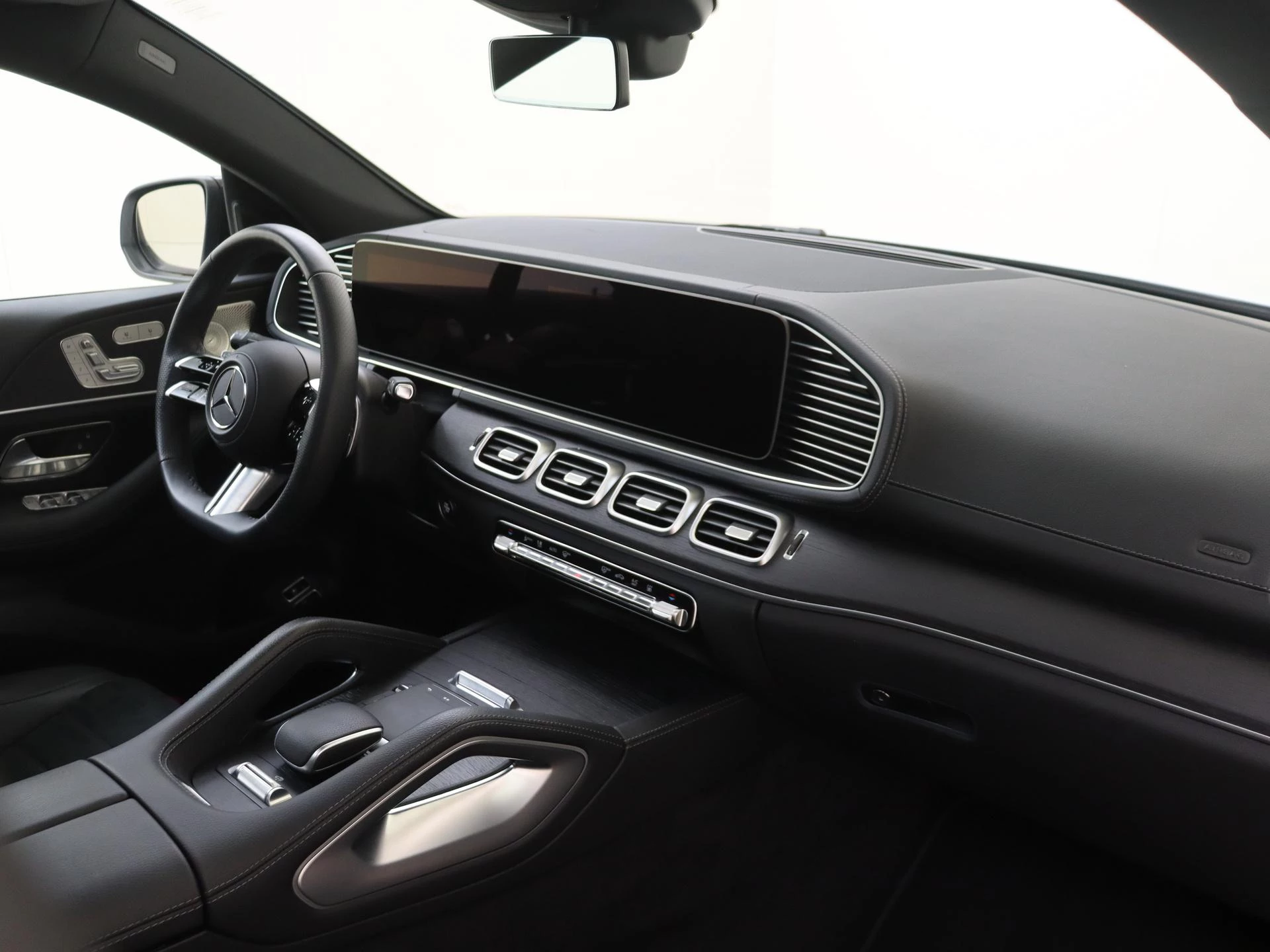 Mercedes-Benz-GLE-image-3