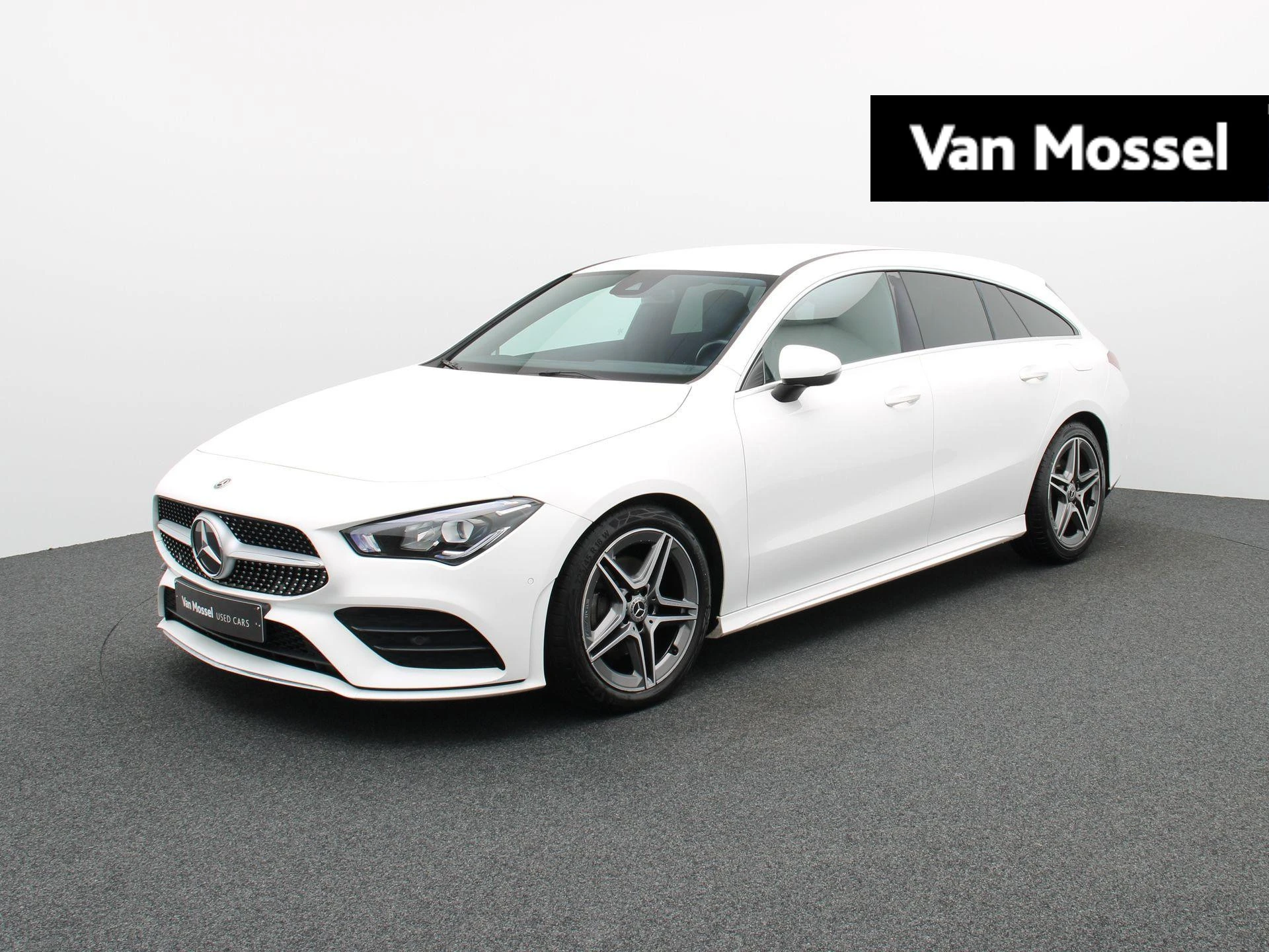 Mercedes-Benz-CLA-image-0