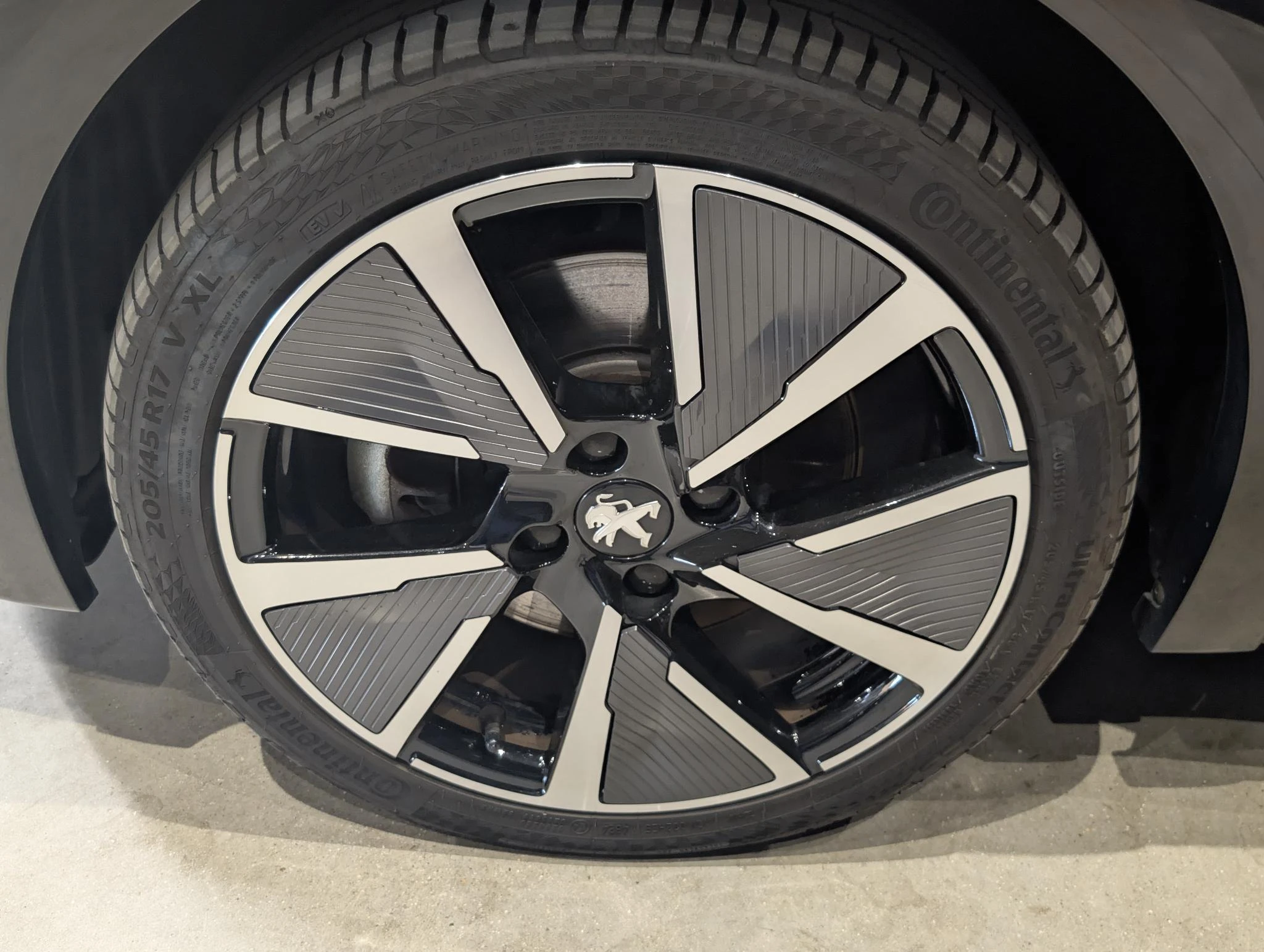 Peugeot-e-208-image-3