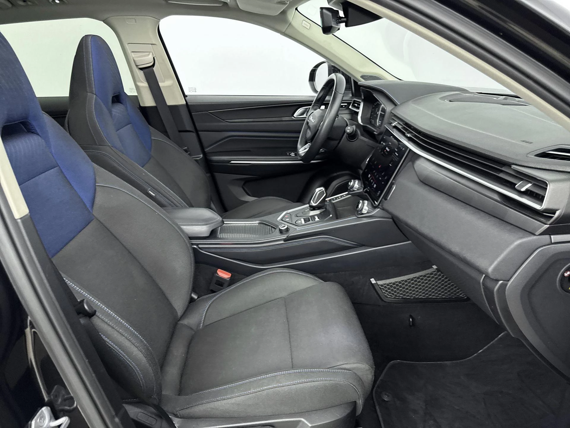 Lynk & Co-01-image-30