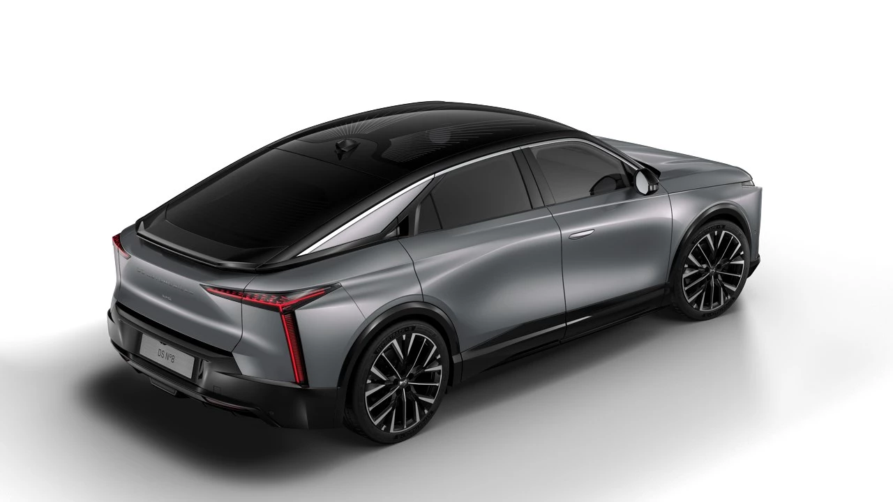 DS N°8 Pallas Black Edition