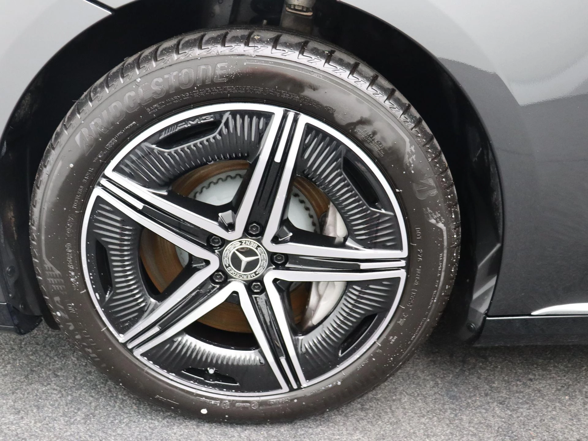 Mercedes-Benz EQE 300 AMG Line + PANORAMISCH DAK + CARPLAY + LED +