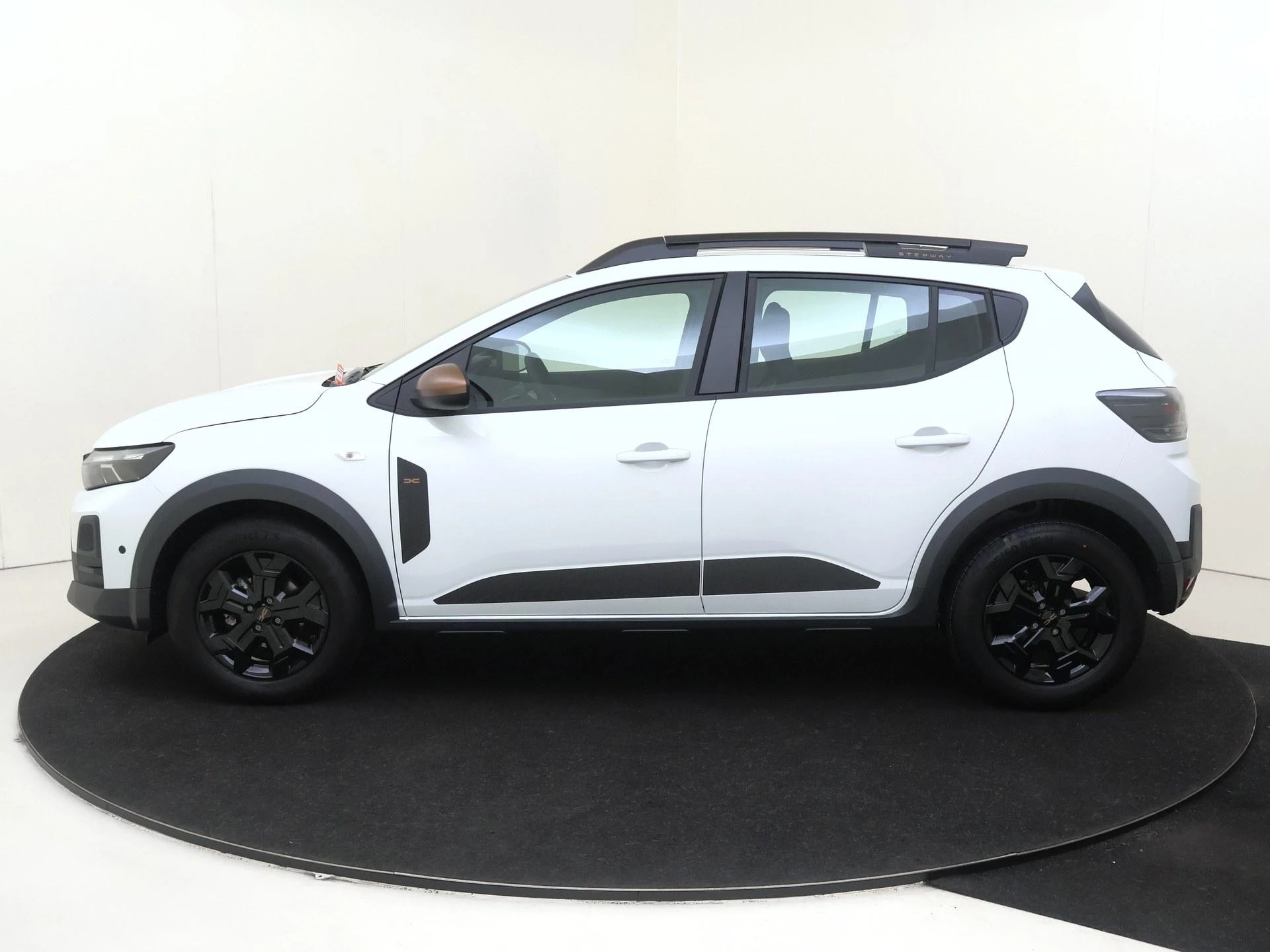 Dacia-Sandero Stepway-image-7