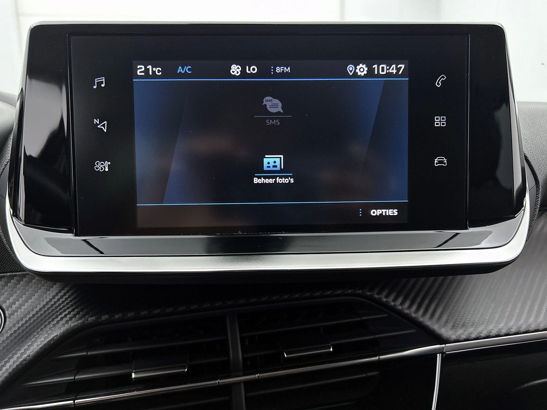 Peugeot-208-image-27