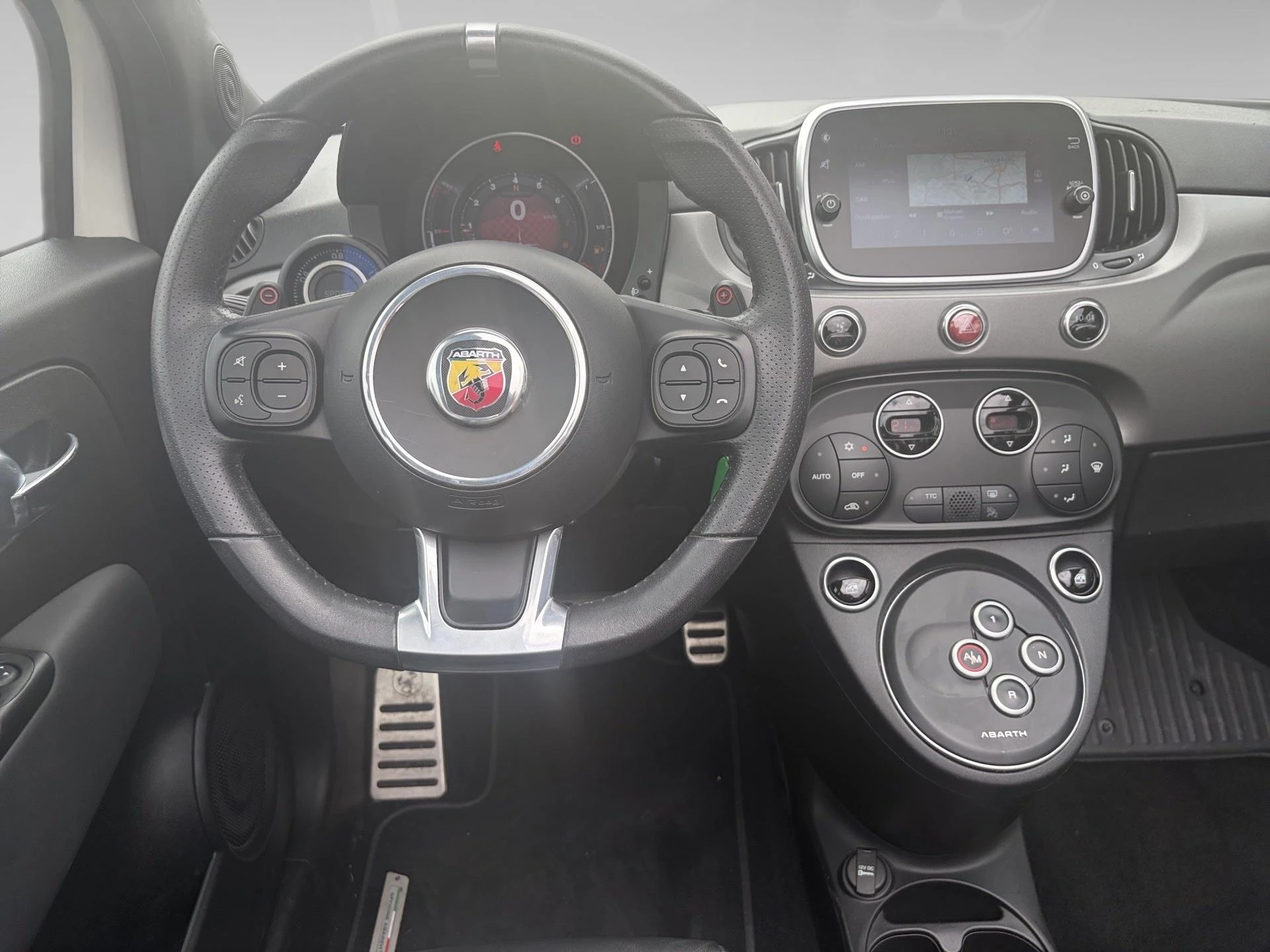 Abarth-500C-image-6