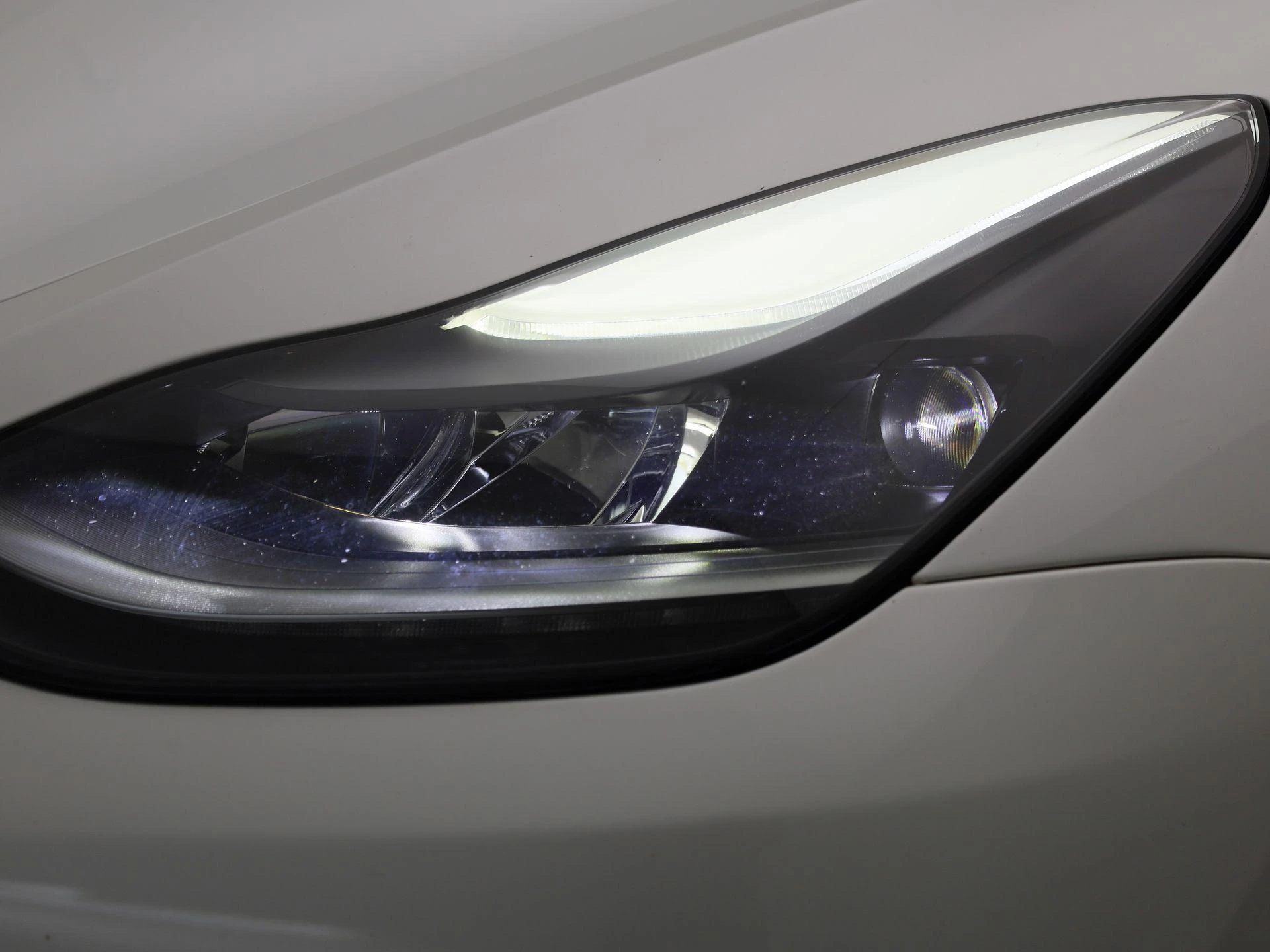 Tesla-Model Y-image-17