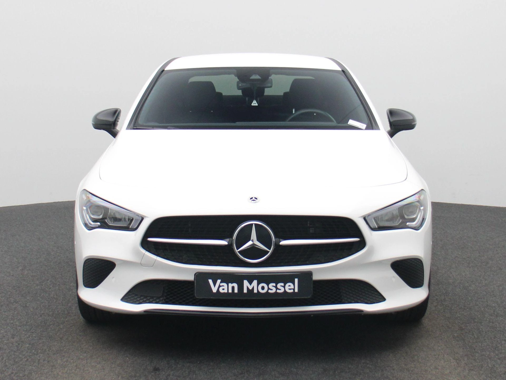 Mercedes-Benz-CLA-image-2