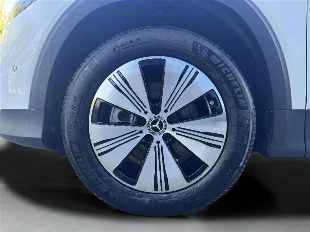 Mercedes-Benz-EQB-image-8