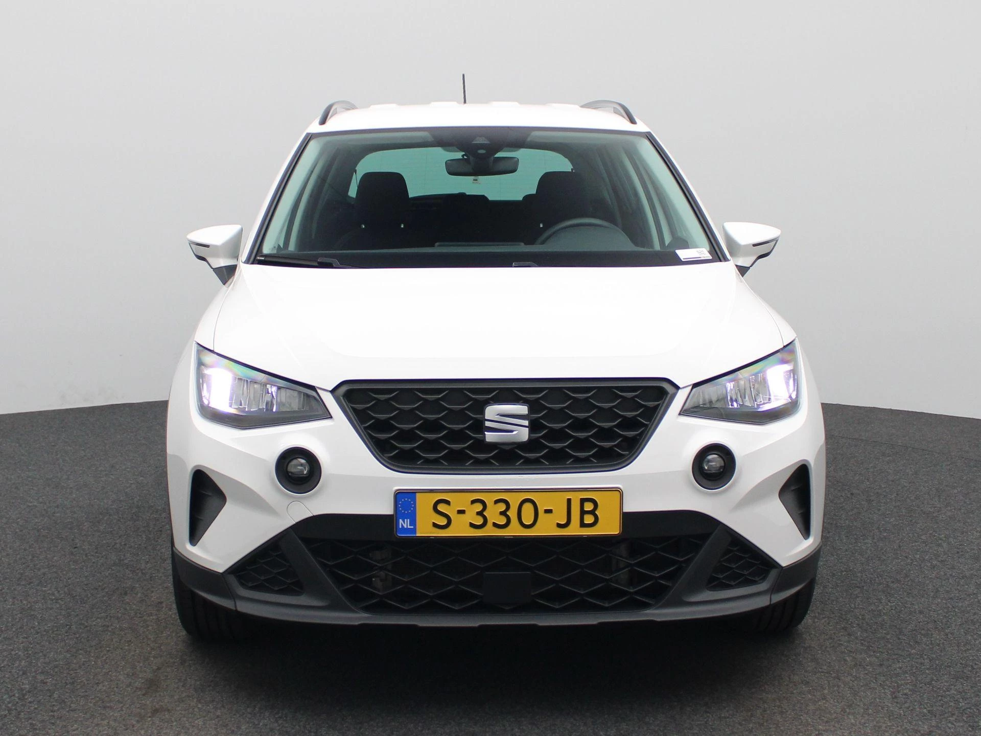 SEAT-Arona-image-2