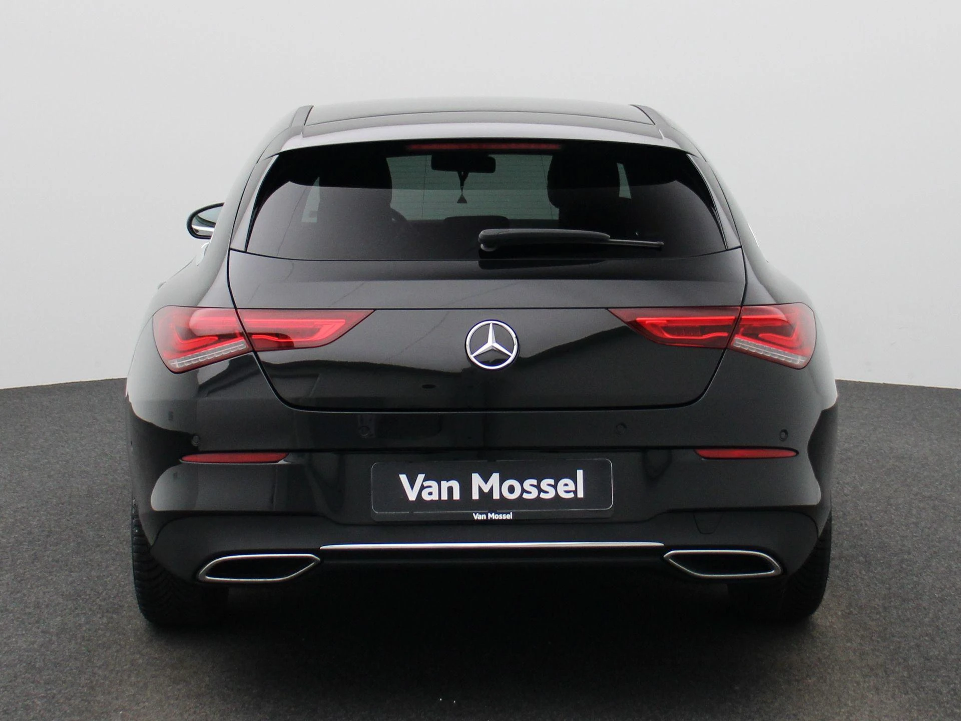 Mercedes-Benz-CLA-image-4
