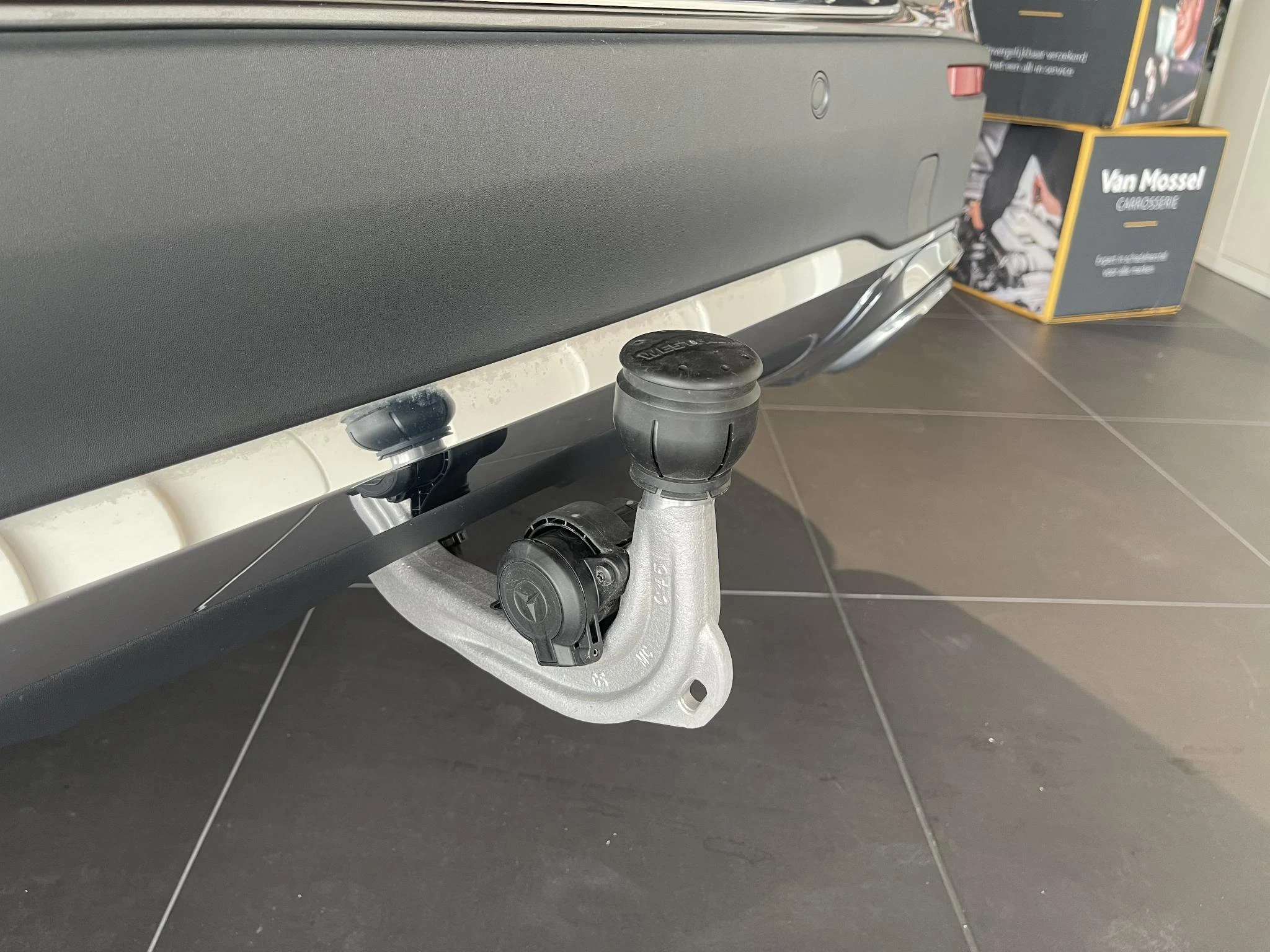 Mercedes-Benz GLA 200 Luxury Line + MULTIBEAM LED + PANO DAK + CARPLAY + TREKHAAK +