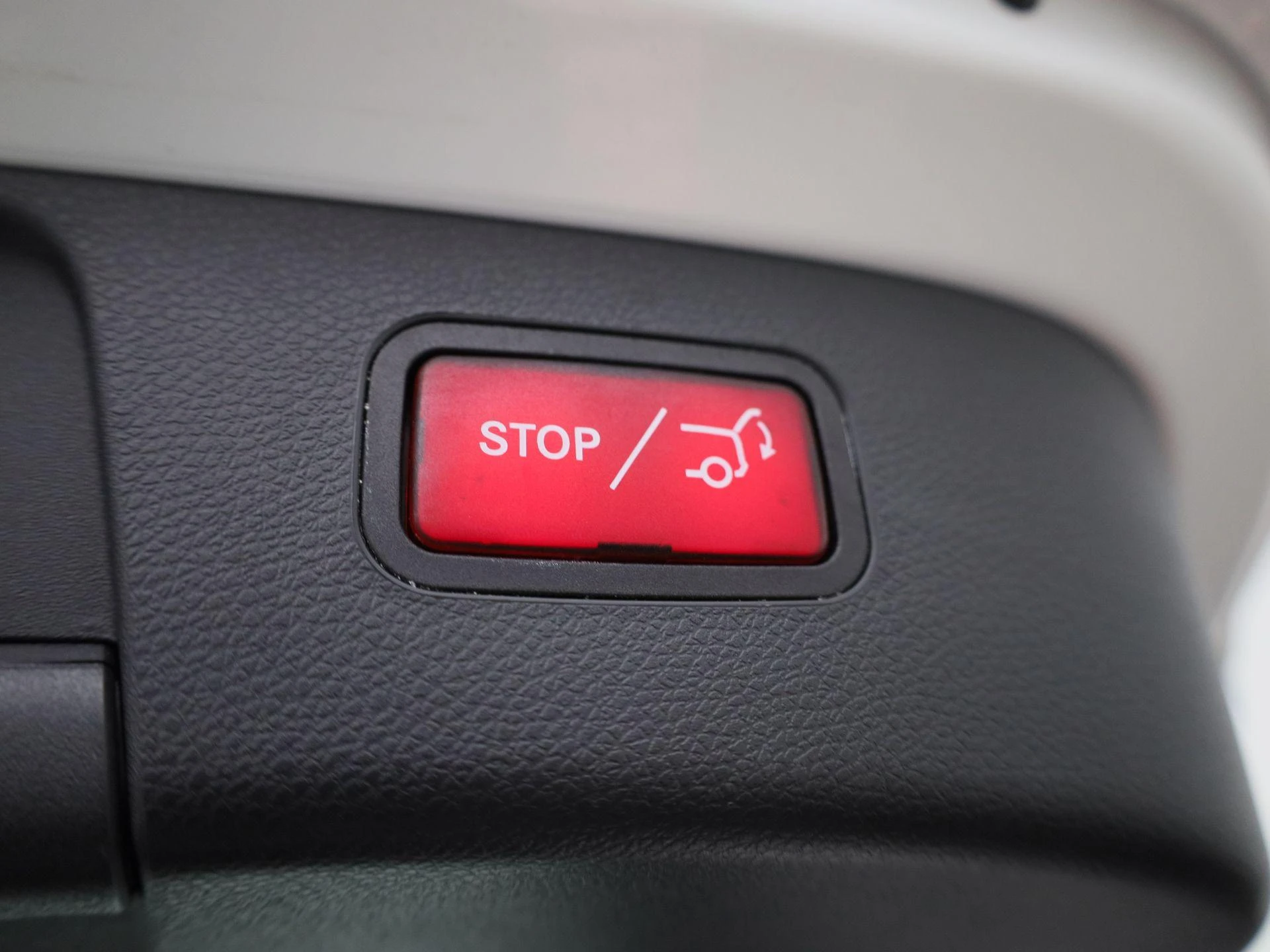 Mercedes-Benz GLA 180 Business Solution Limited