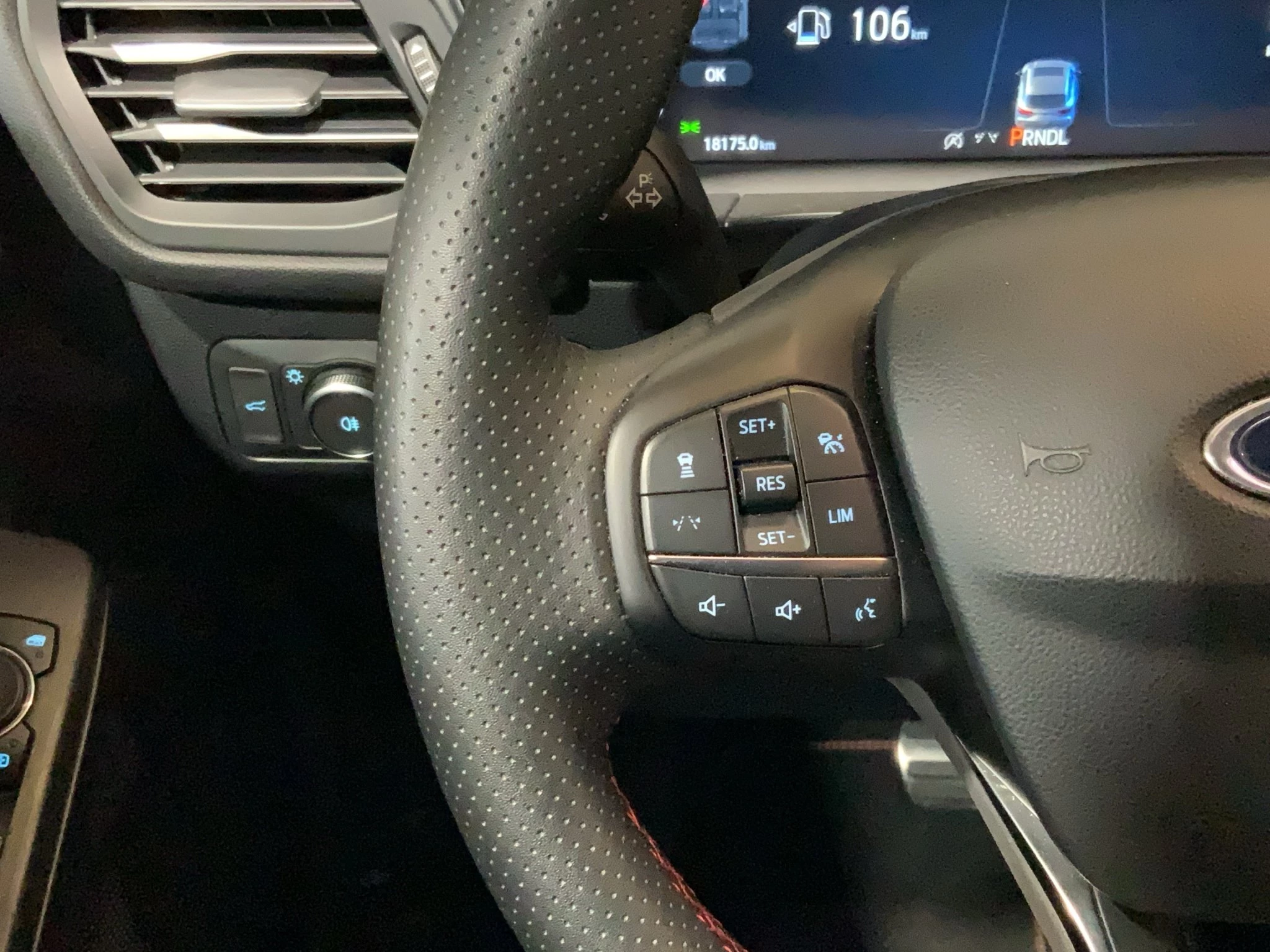 Ford Kuga ST-Line X Aut.*360GRAD*LED-MATRIX*NAVI*GRA*WINTER-PKT.