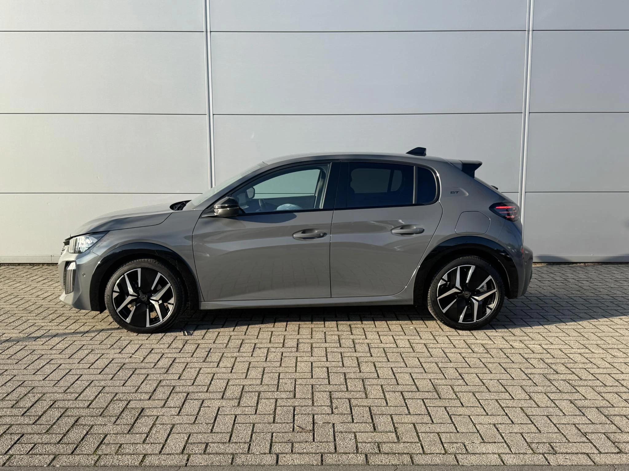 Peugeot-208-image-2