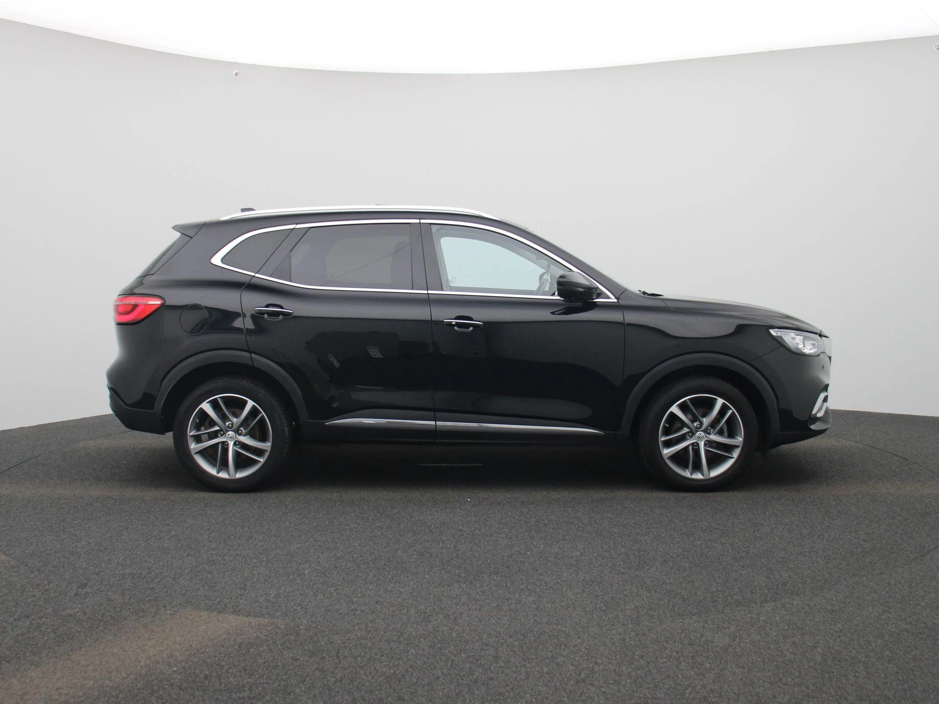 MG EHS 1.5T Luxury