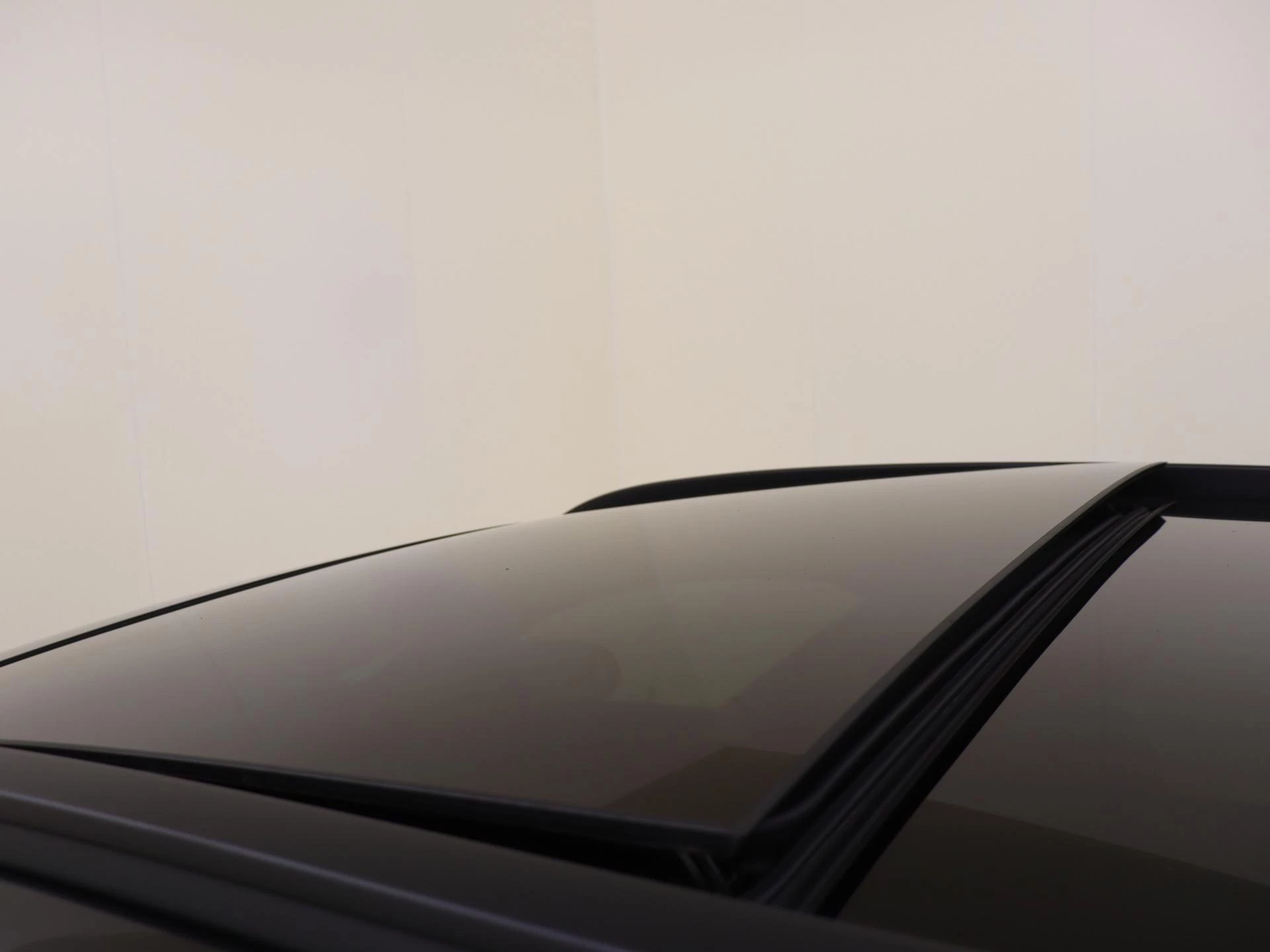 Mercedes-Benz-GLC-image-28