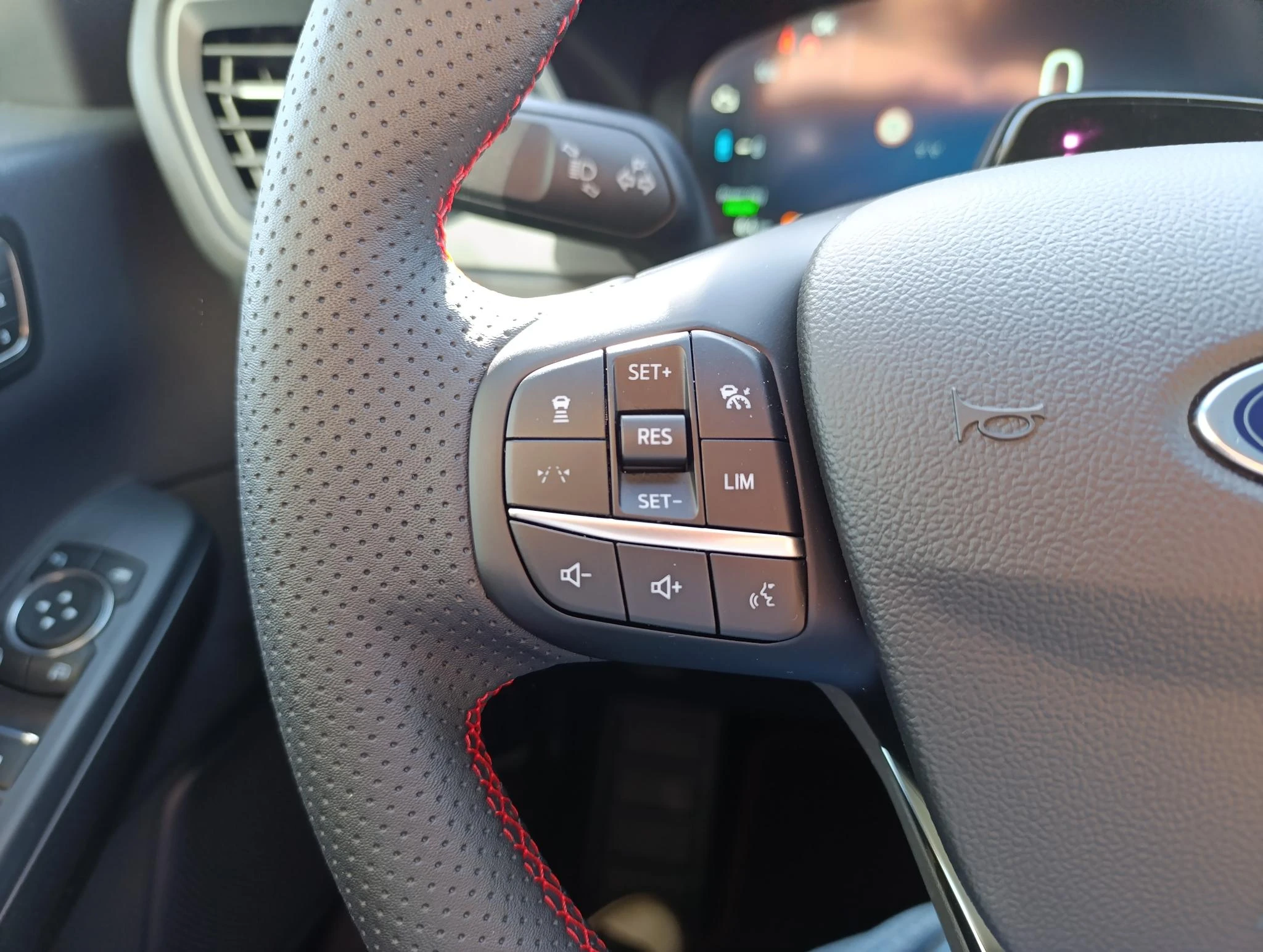 Ford-Kuga-image-27