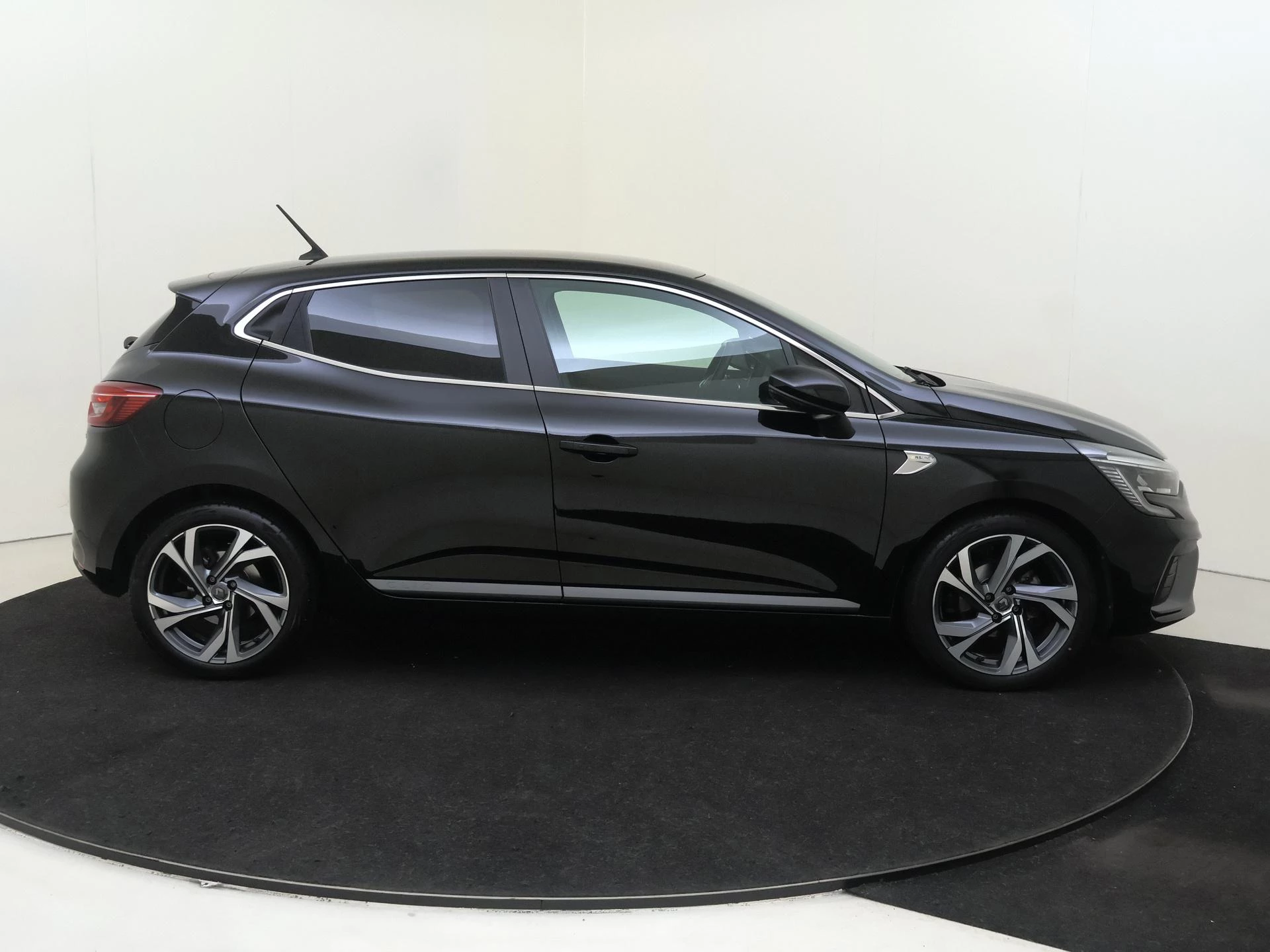 Renault-Clio-image-8