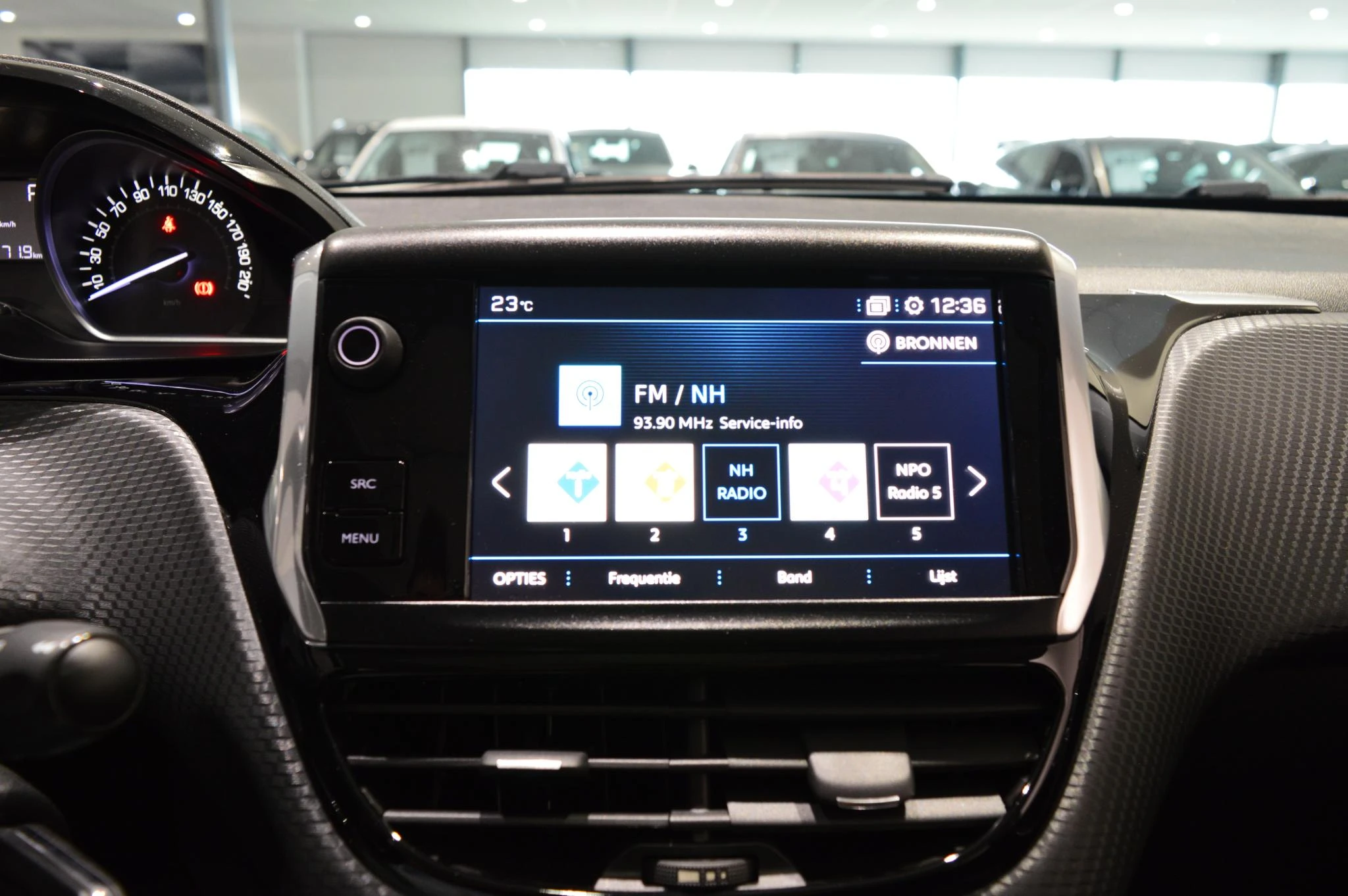 Peugeot-2008-image-16