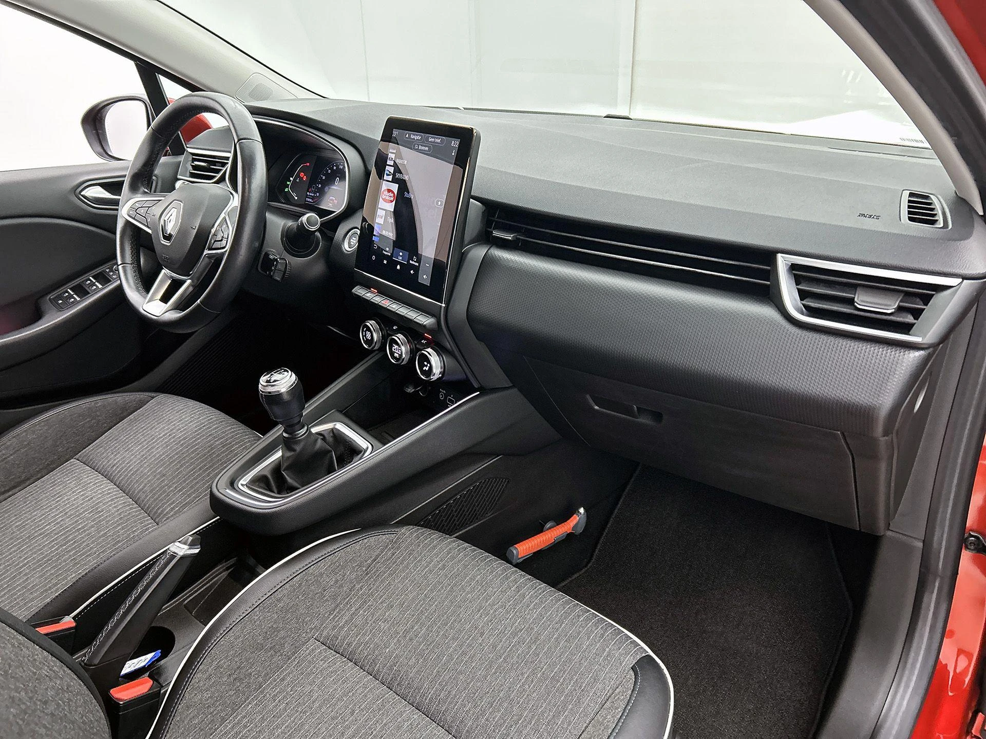 Renault-Clio-image-20