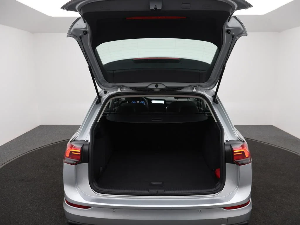 Volkswagen-Golf-image-12