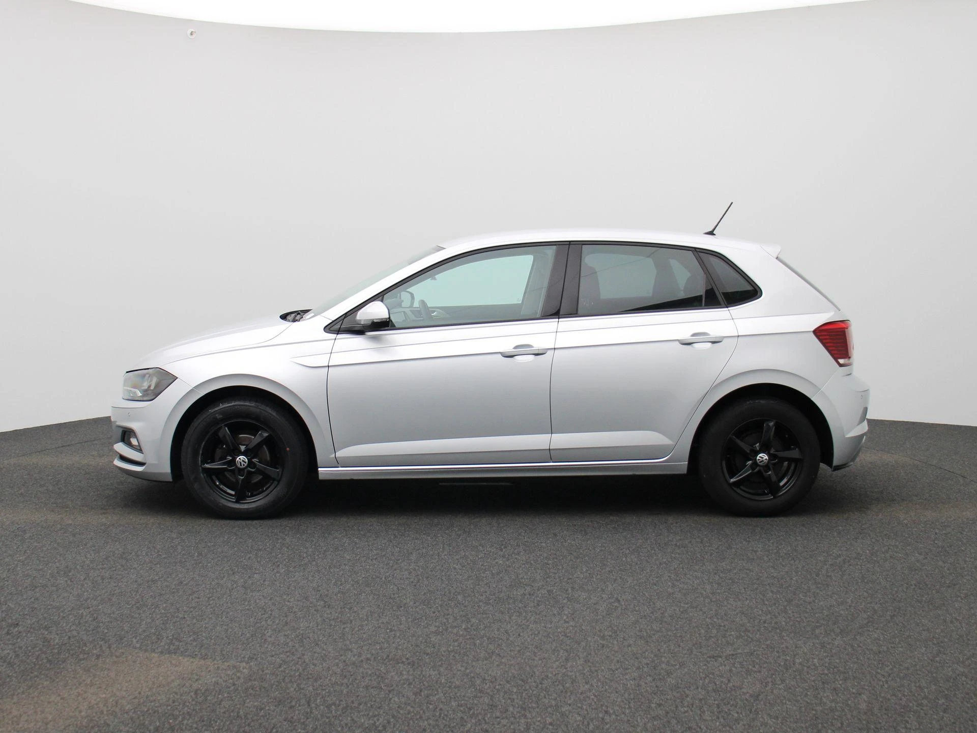 Volkswagen-Polo-image-3