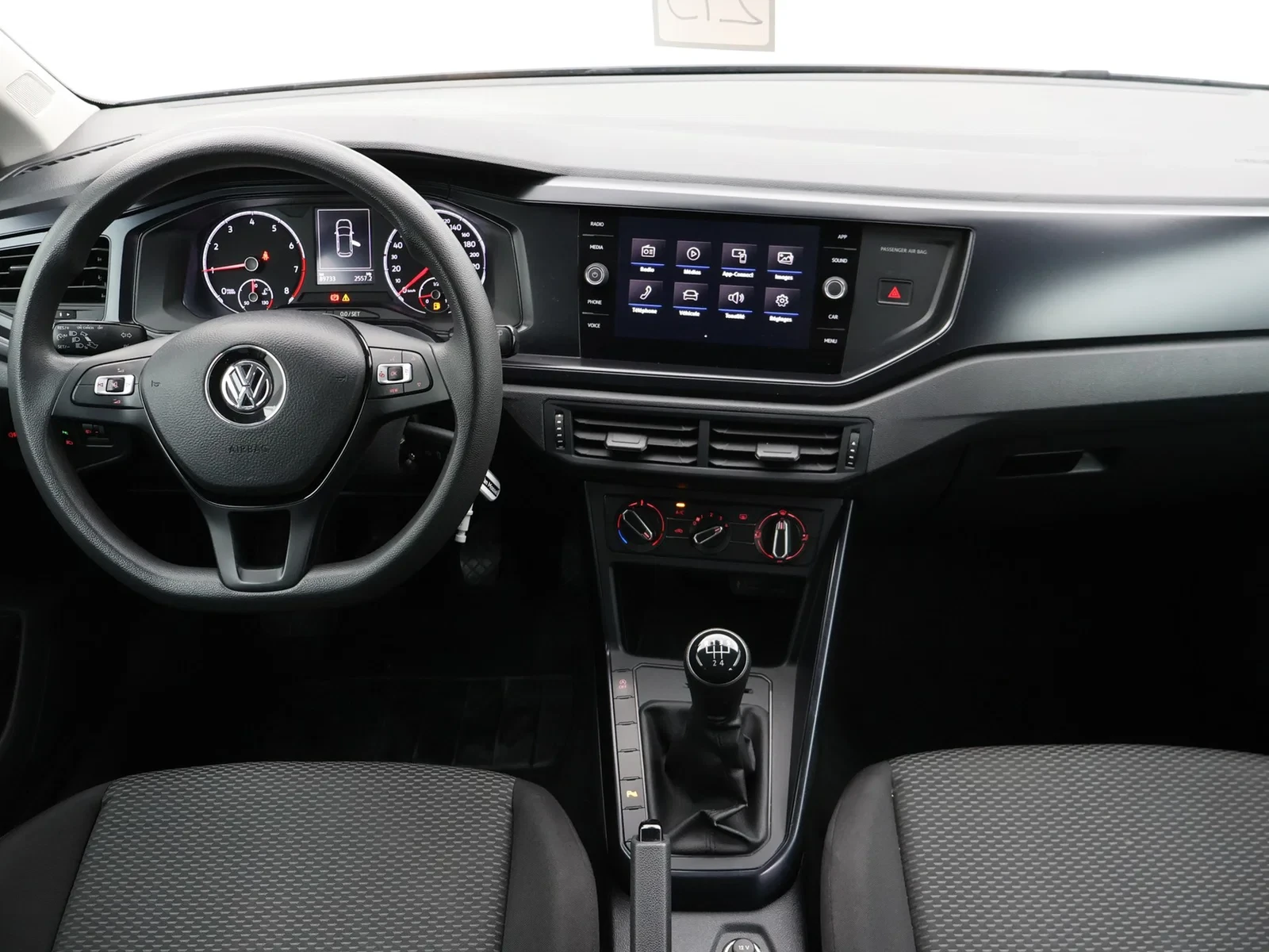 Volkswagen-Polo-image-10