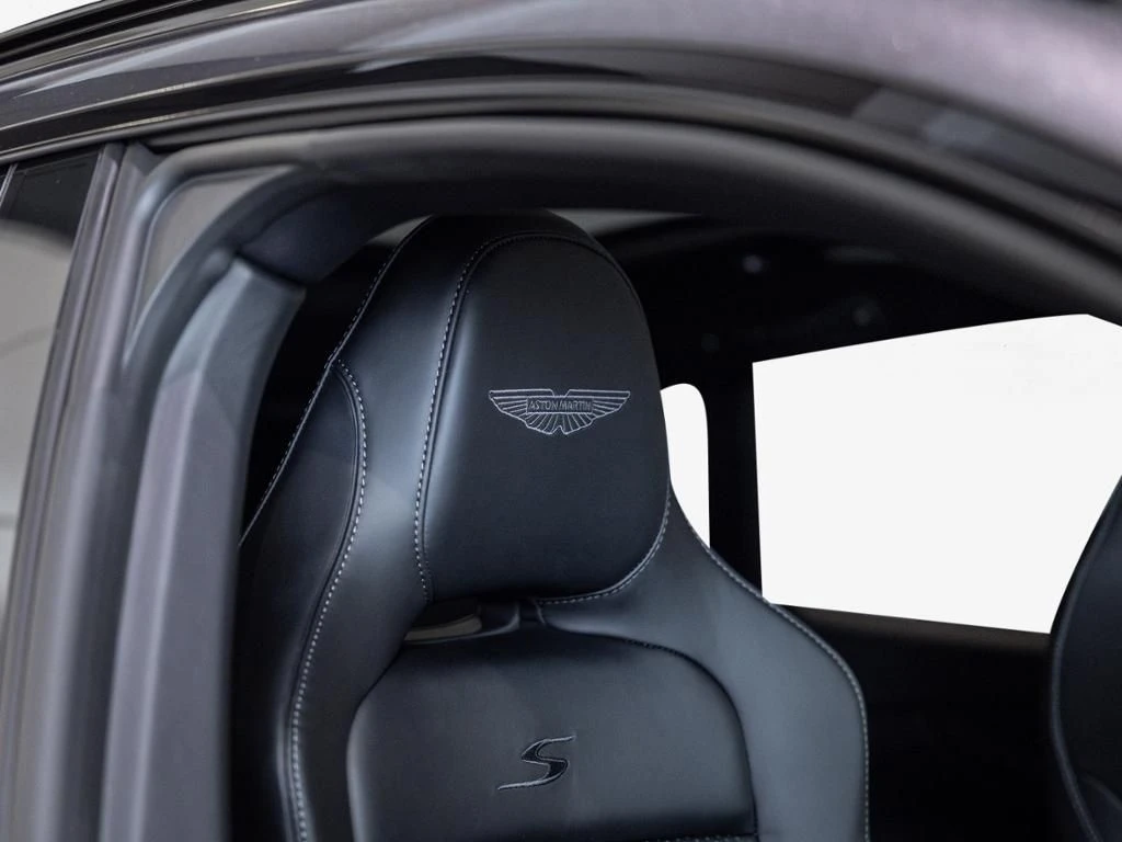 Aston Martin-DBX-image-21
