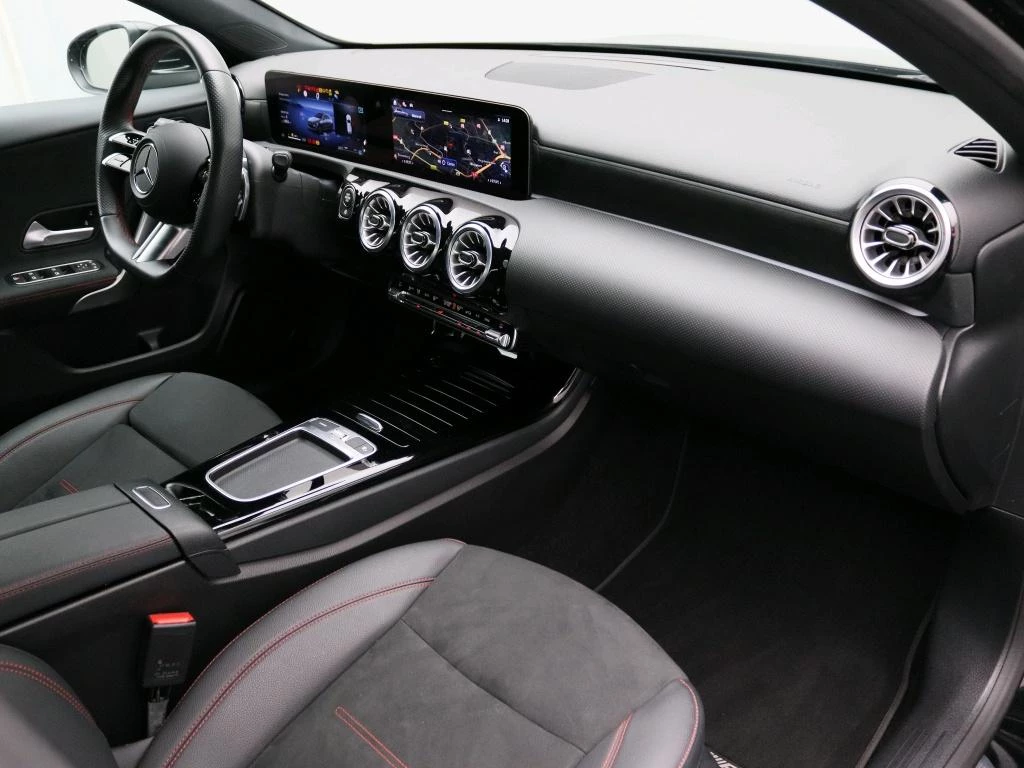 Mercedes-Benz-A-Klasse-image-3