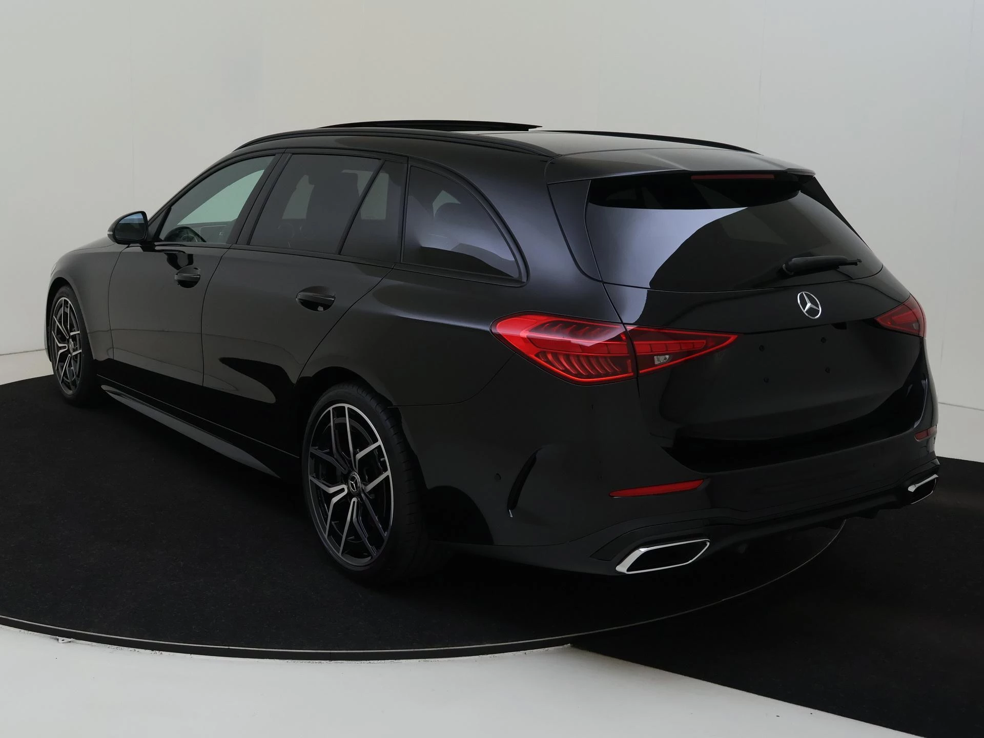 Mercedes-Benz-C-Klasse-image-6