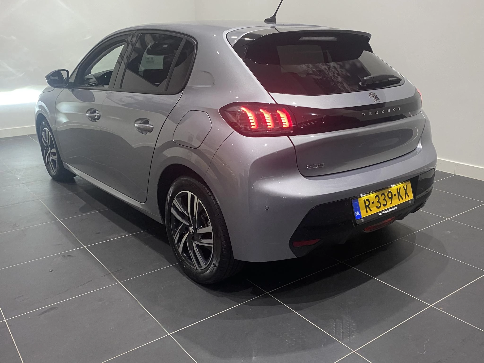 Peugeot-208-image-4