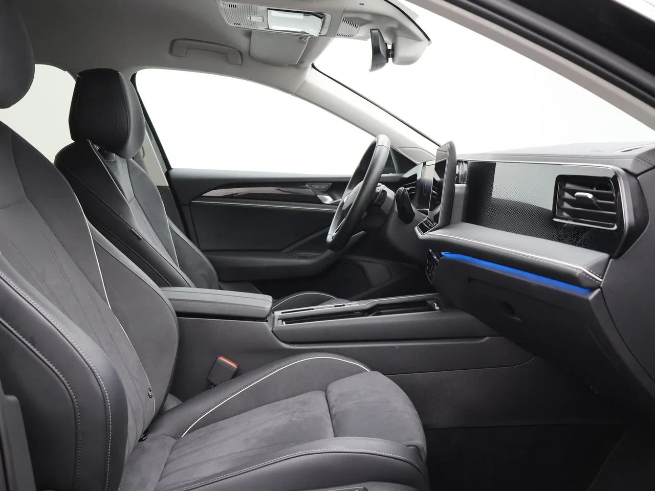 Volkswagen-Passat-image-11