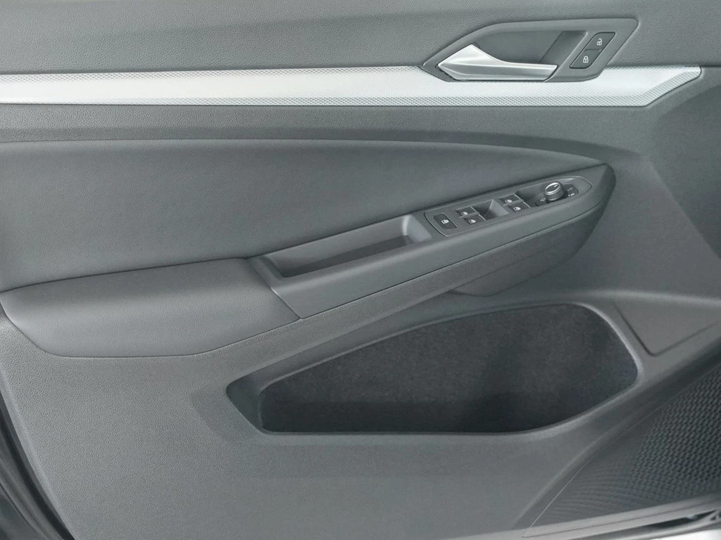 Volkswagen-Golf-image-17